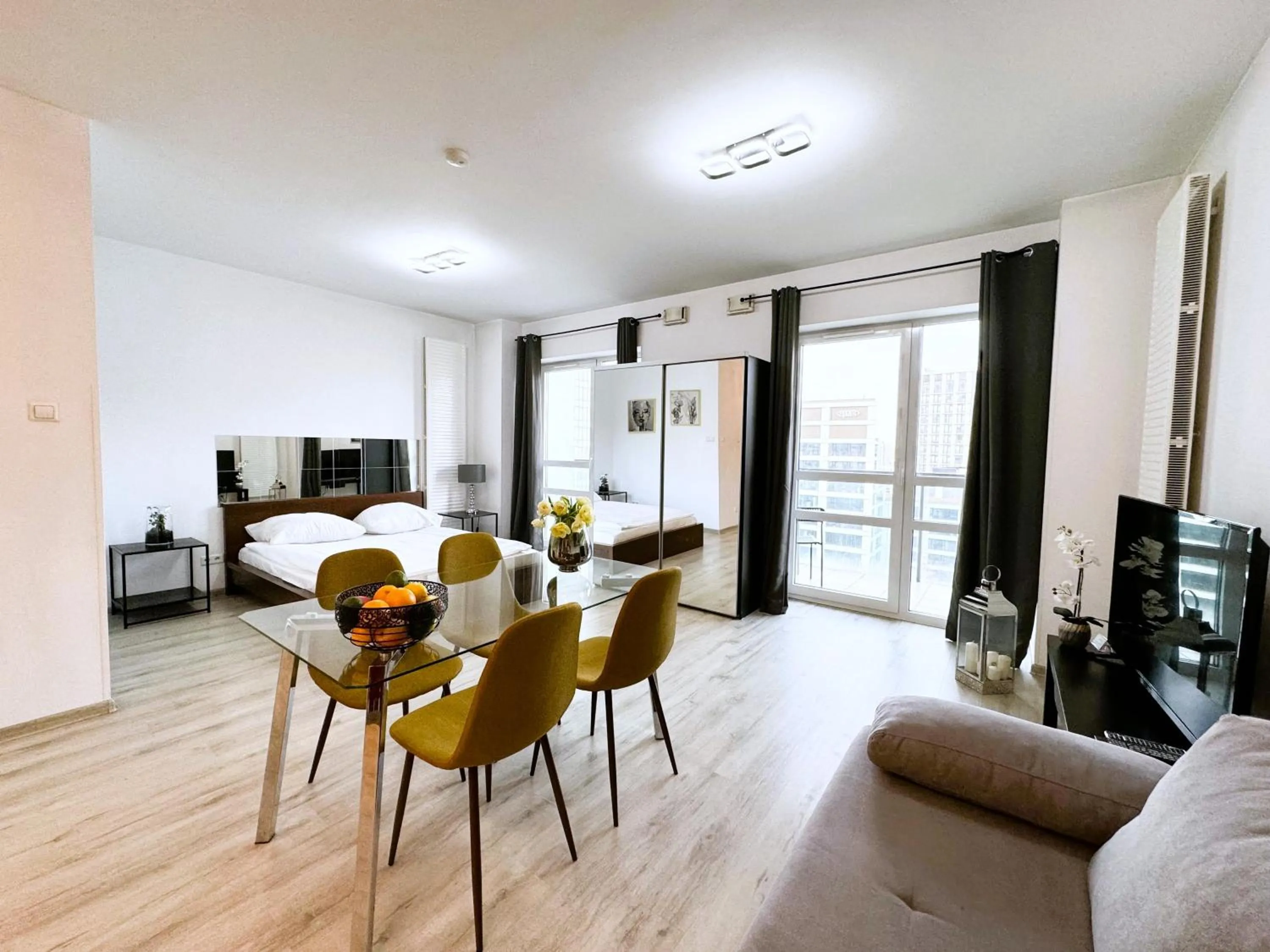 TV and multimedia in Platinum Towers Country 2 Country