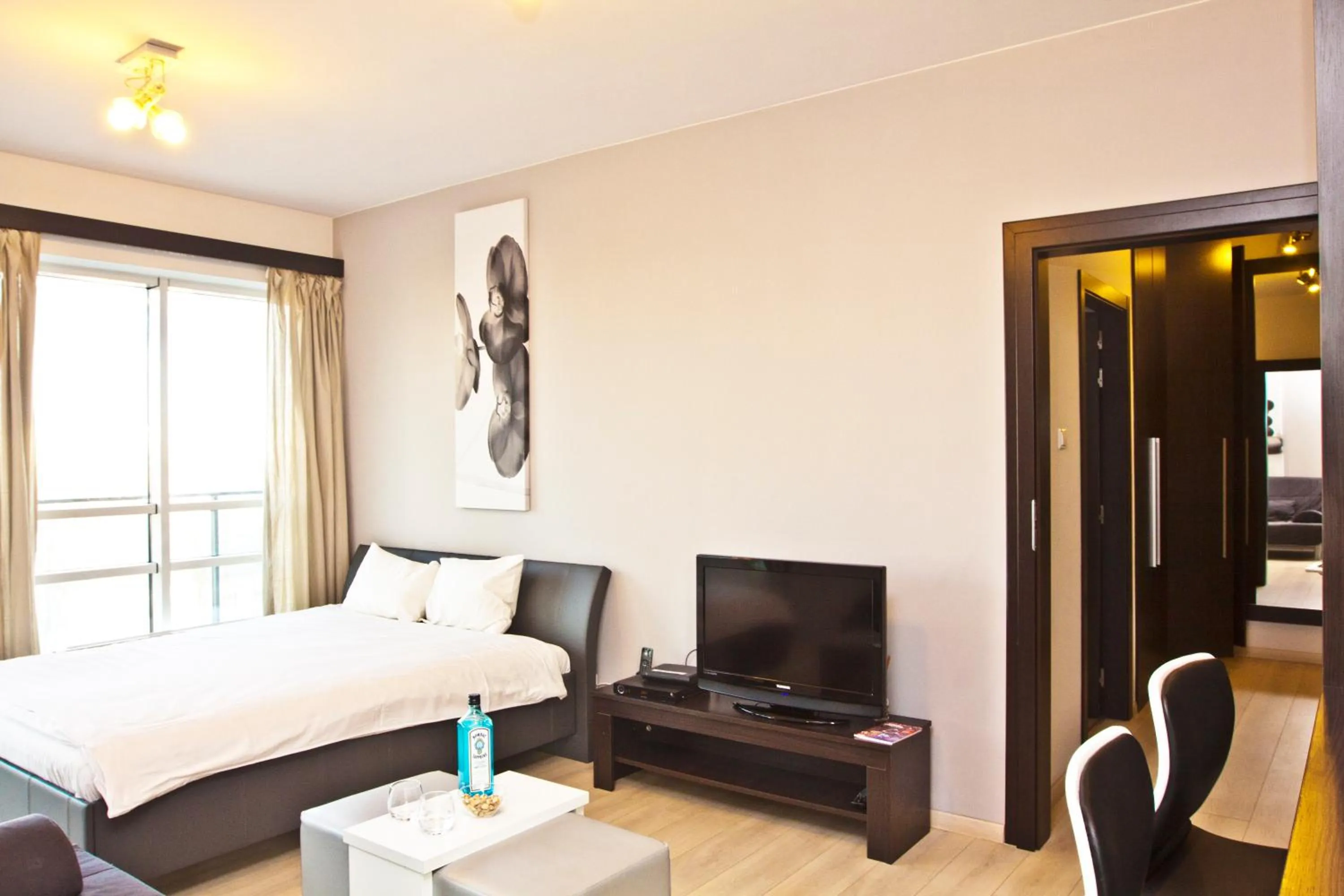 Bed in Platinum Towers Country 2 Country