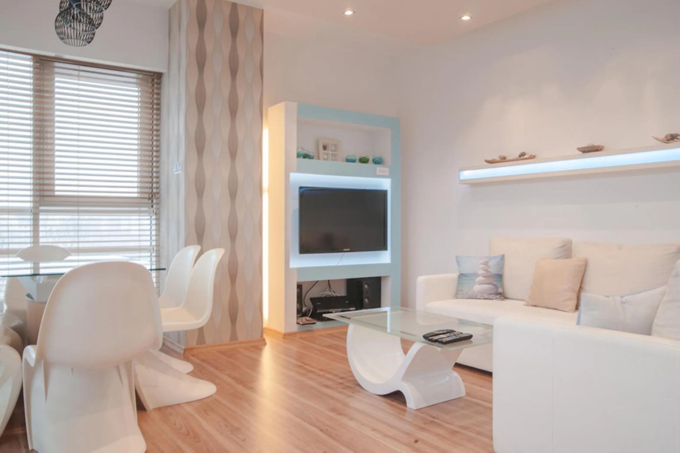 Seating area in Platinum Towers Country 2 Country