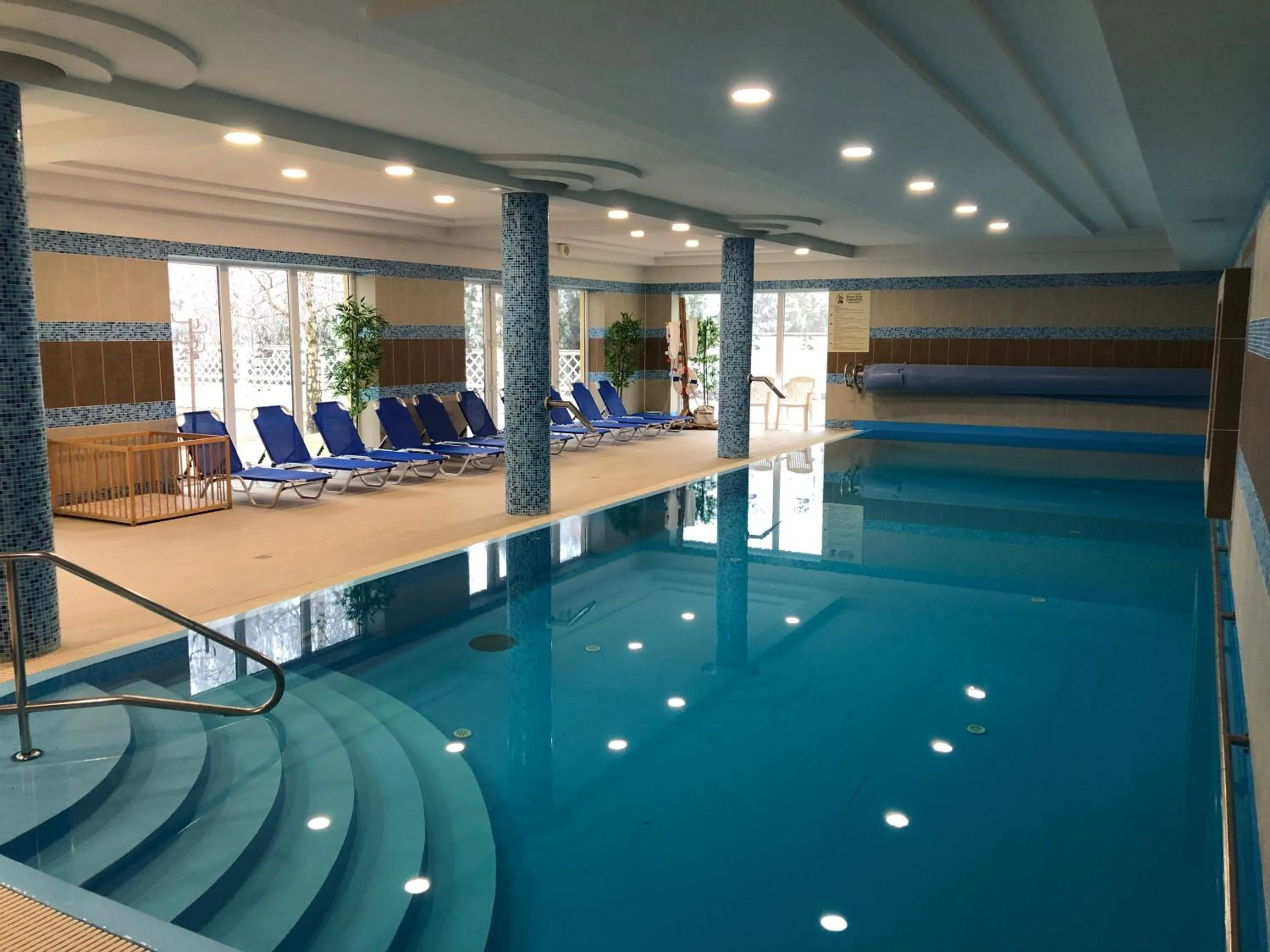 Swimming pool in Mátyás Király Gyógy- és Wellness Hotel