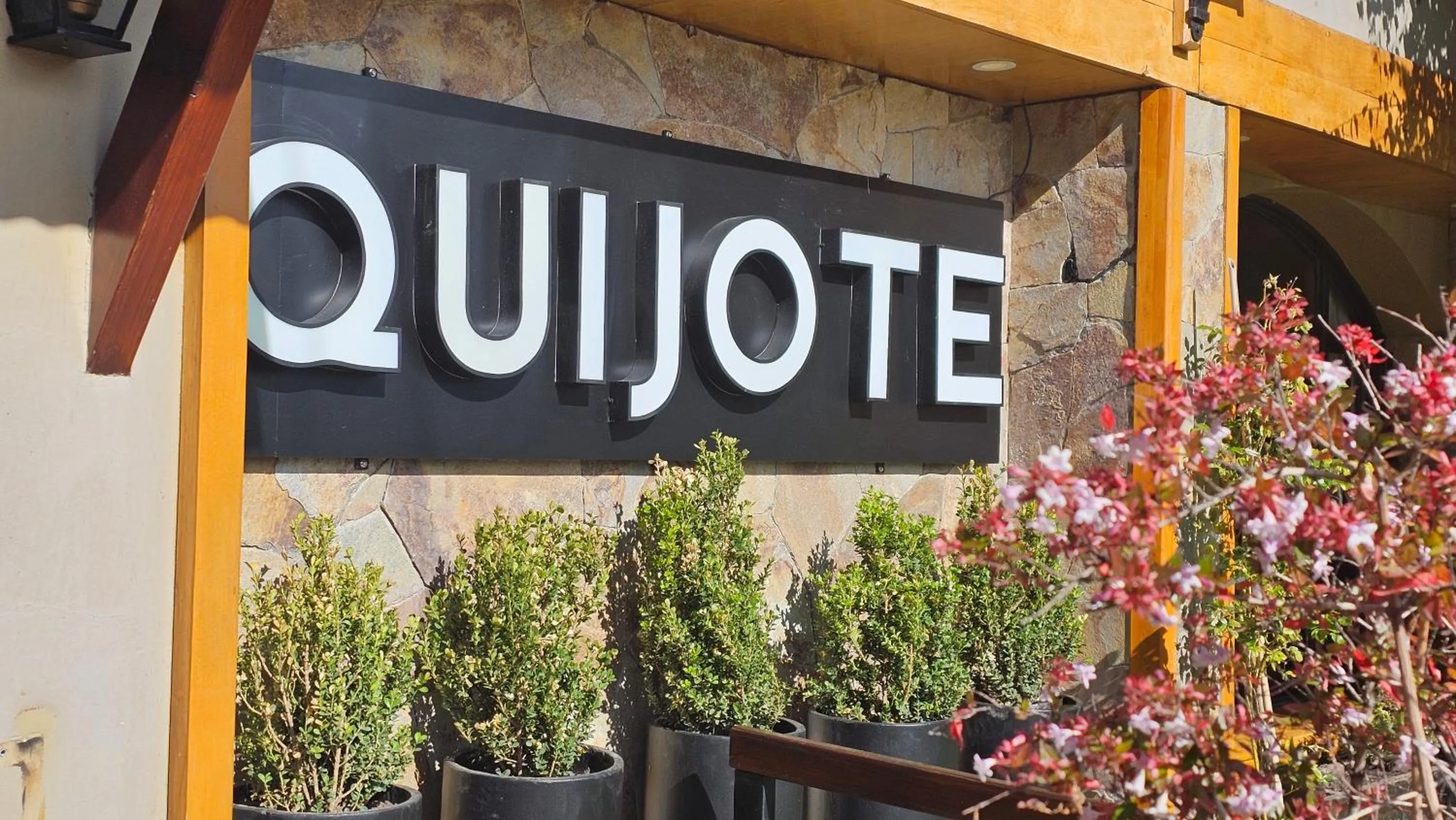Property logo or sign in Hotel Quijote