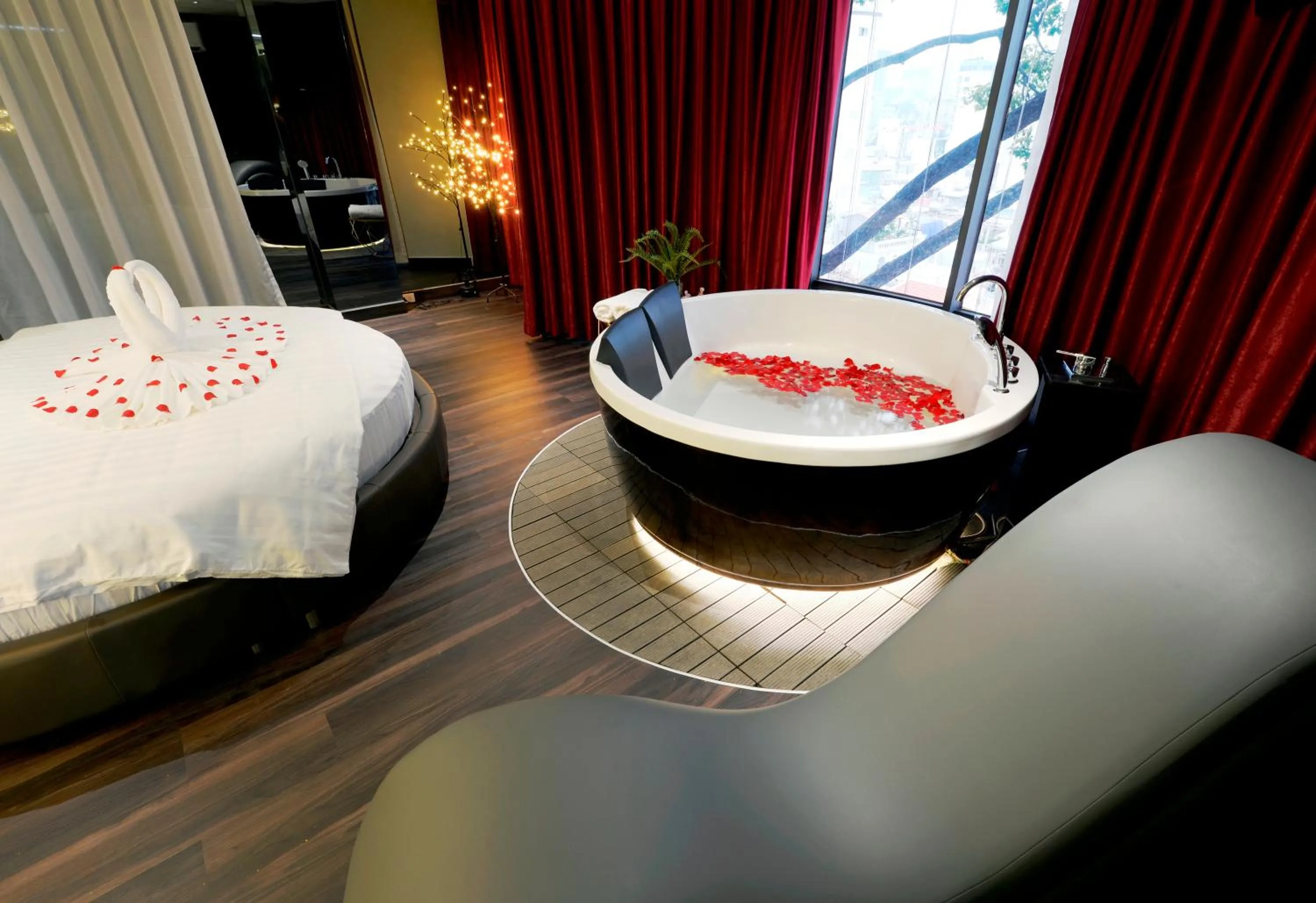 VIP in Bonita Signature Hotel