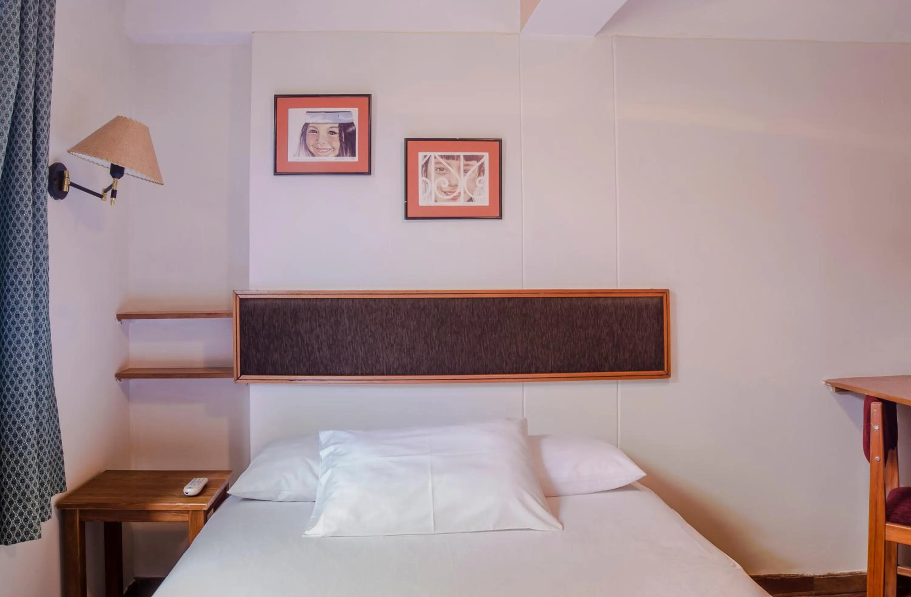 Bed in Los Aticos B&B with Coworking