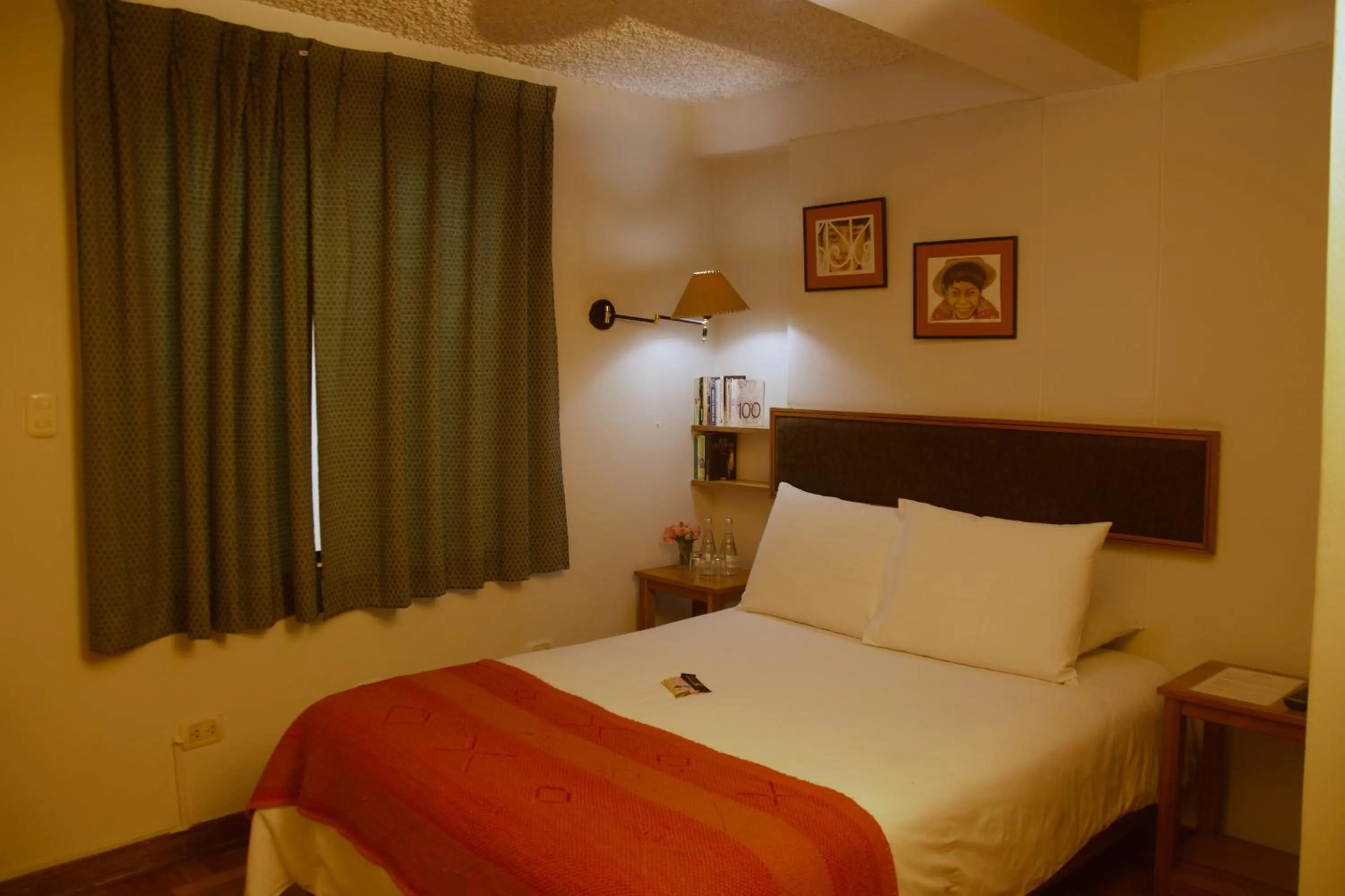 Bed in Los Aticos B&B with Coworking