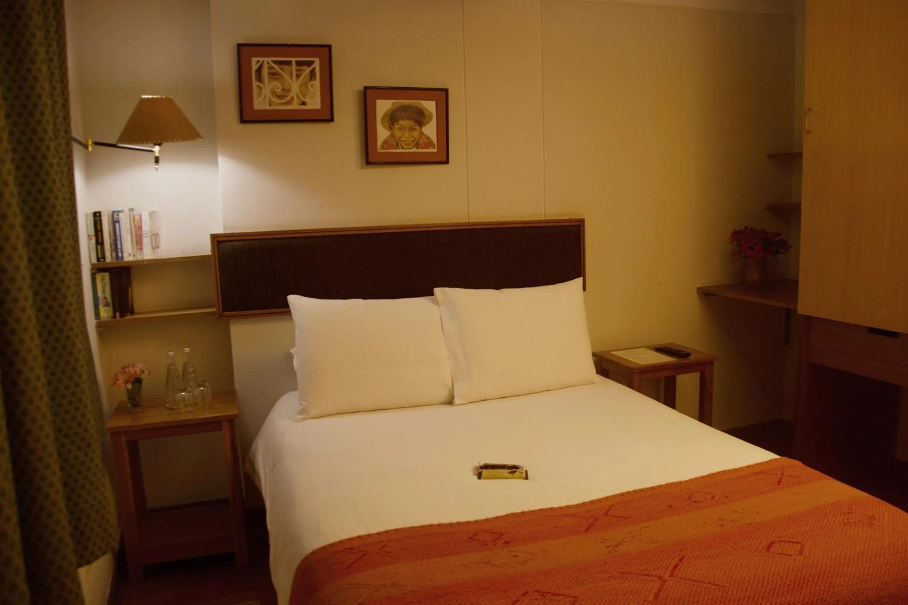 Bed in Los Aticos B&B with Coworking