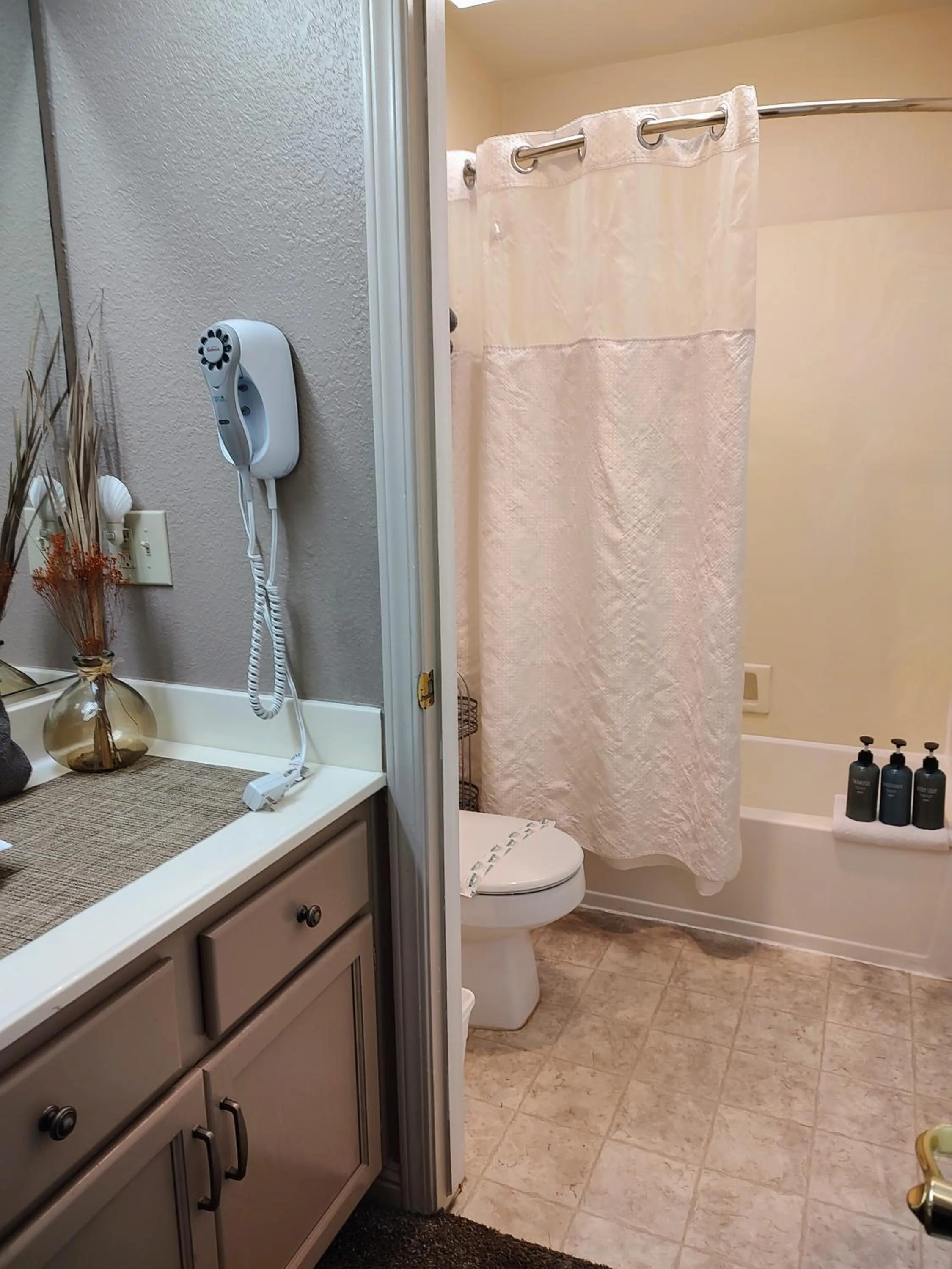 Shower in Pacific Plaza Resort