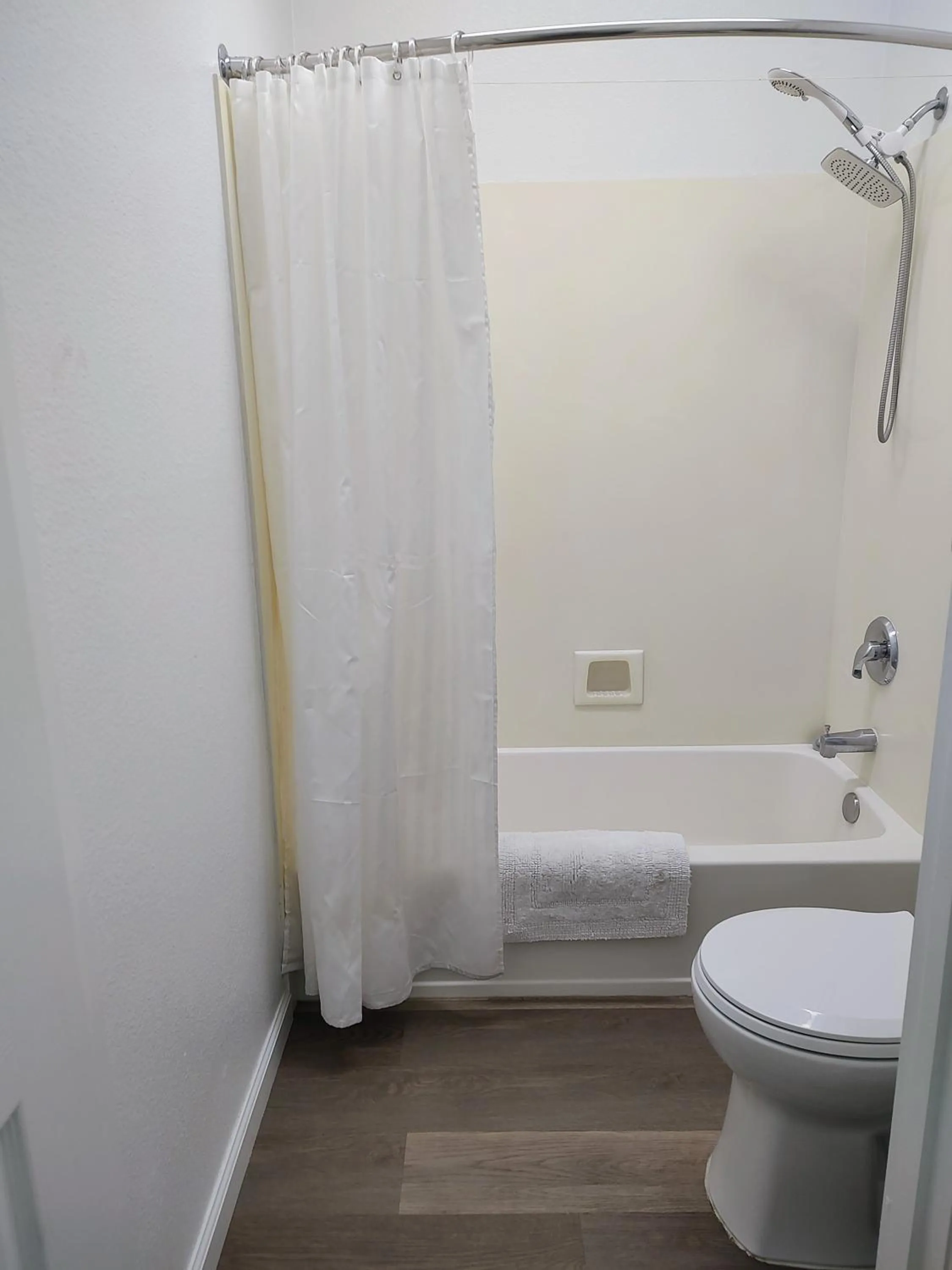 Shower in Pacific Plaza Resort