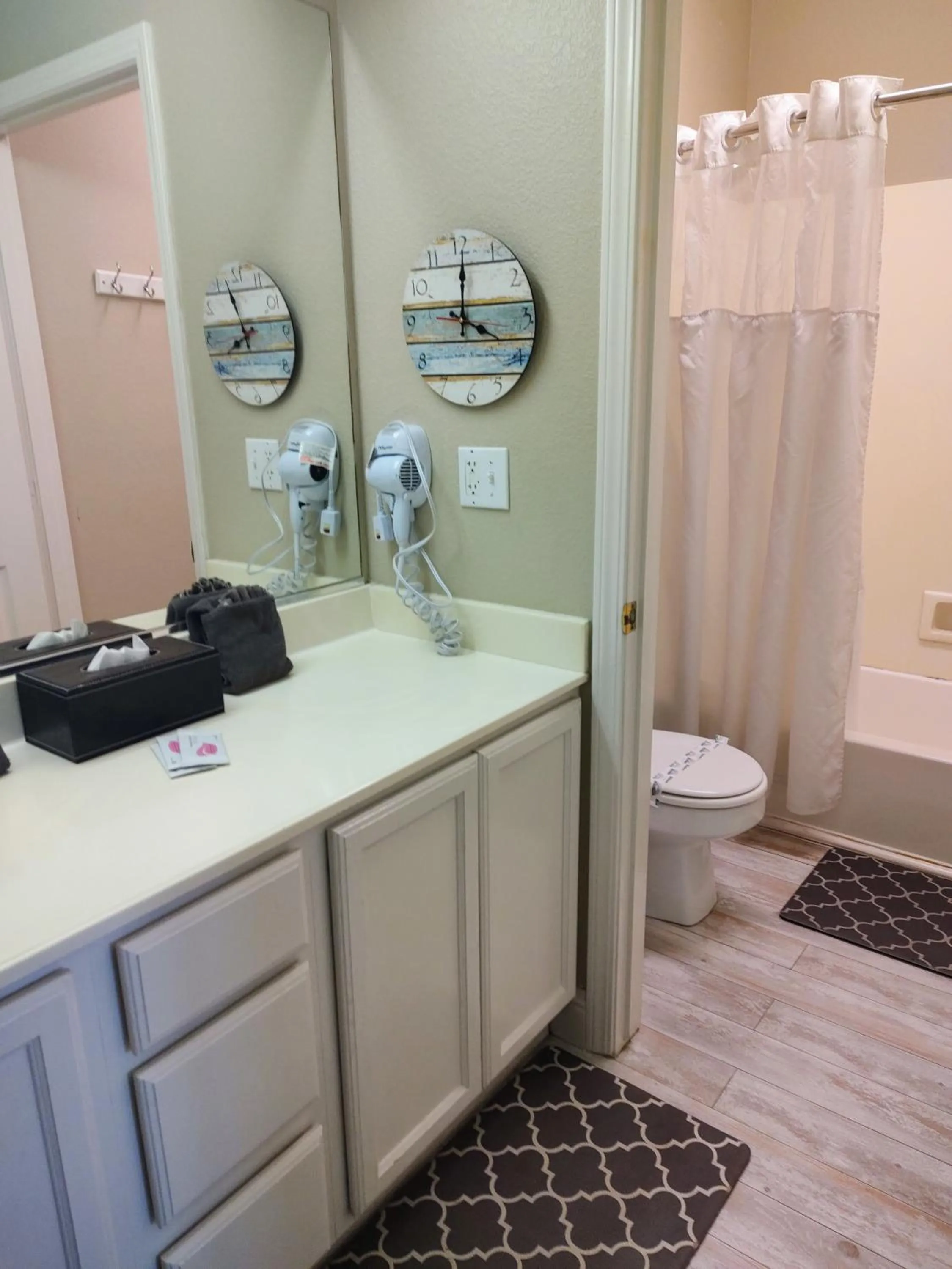 Shower in Pacific Plaza Resort