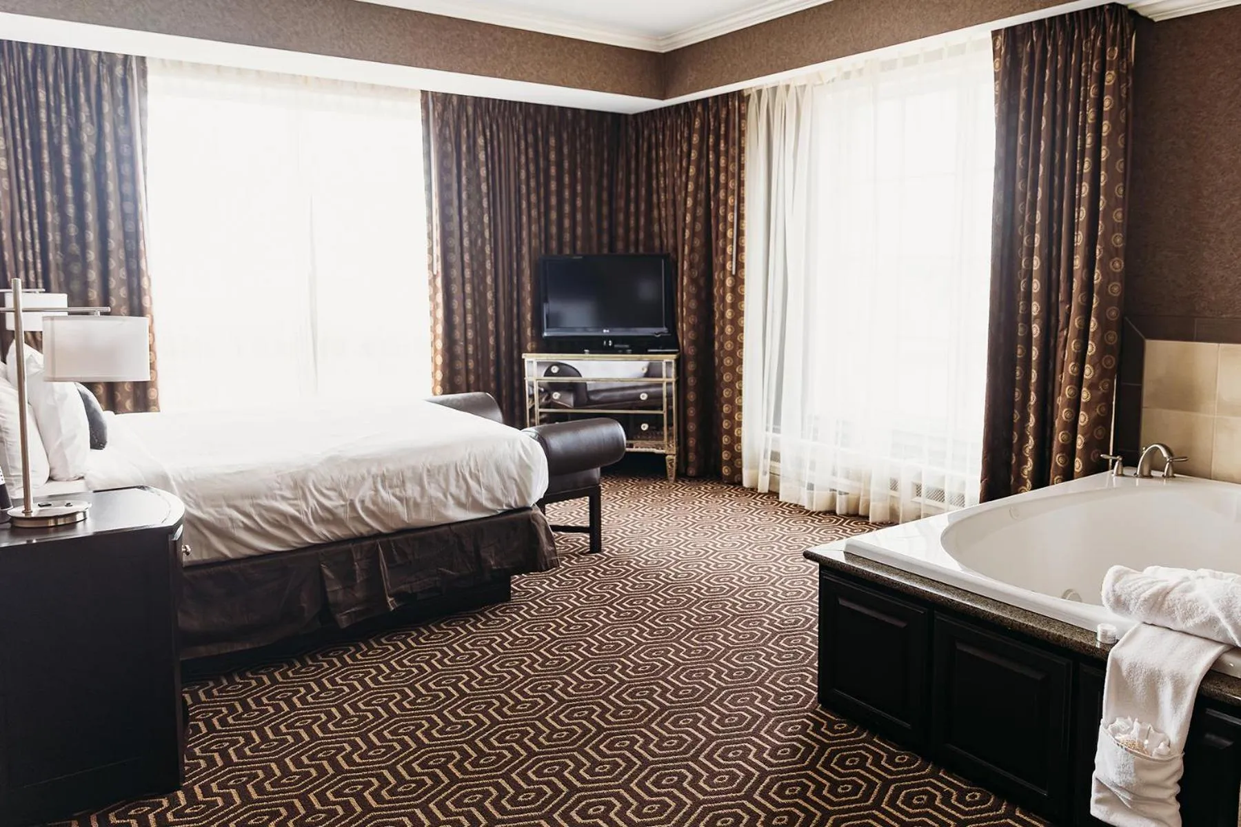 VIP, Bed in Hotel Julien Dubuque