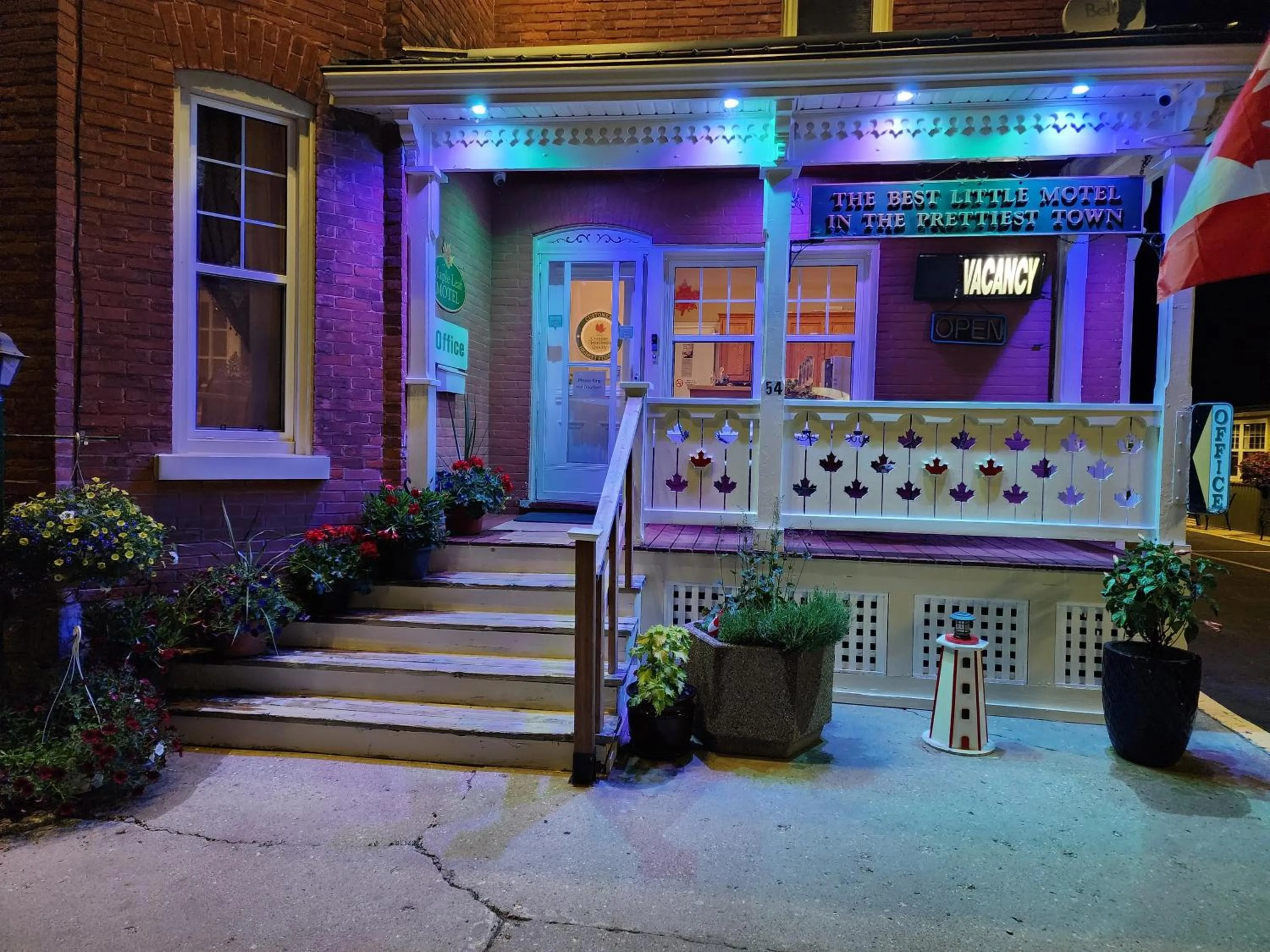 Property building in Maple Leaf Motel