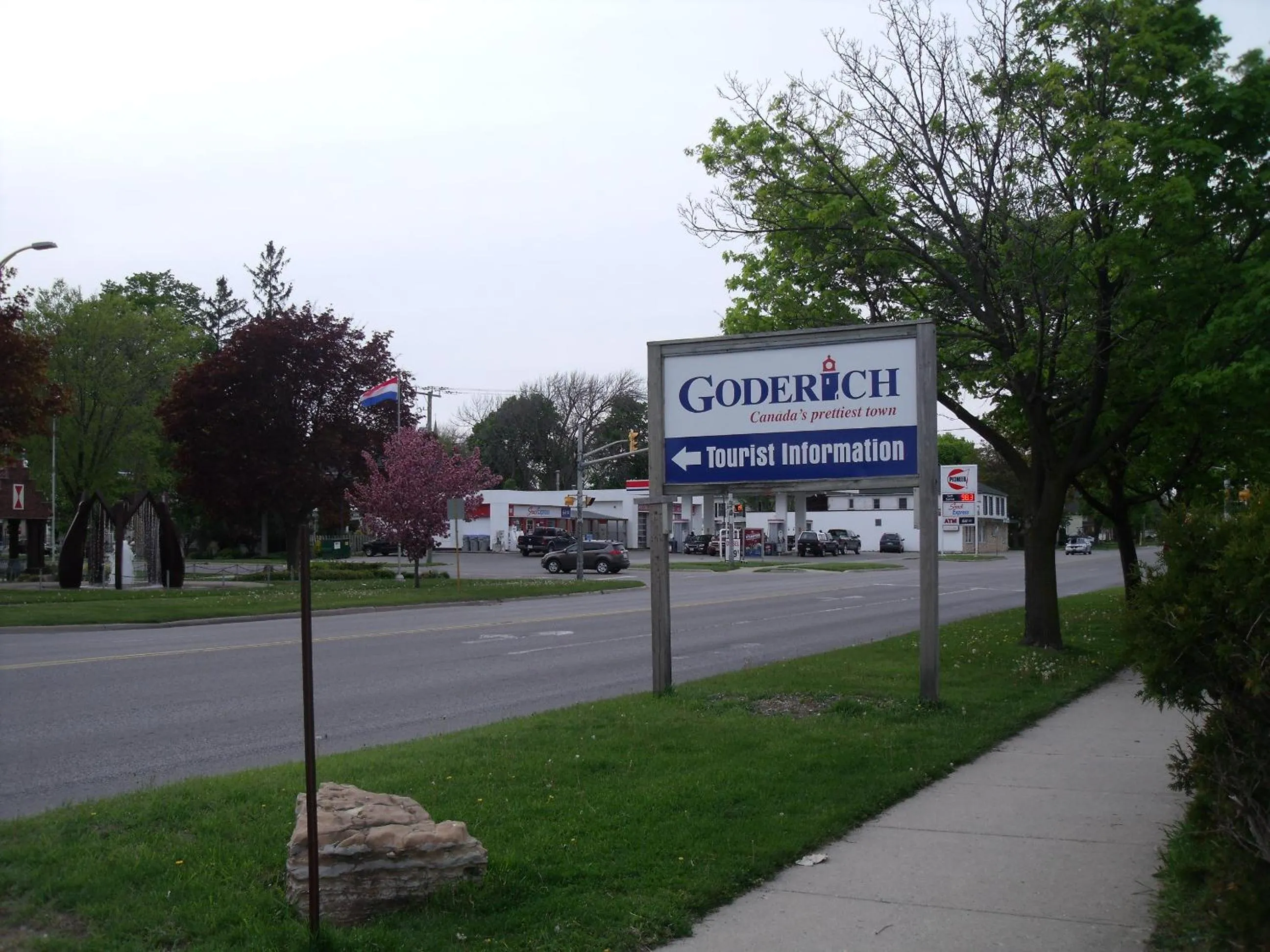 Street view in Maple Leaf Motel