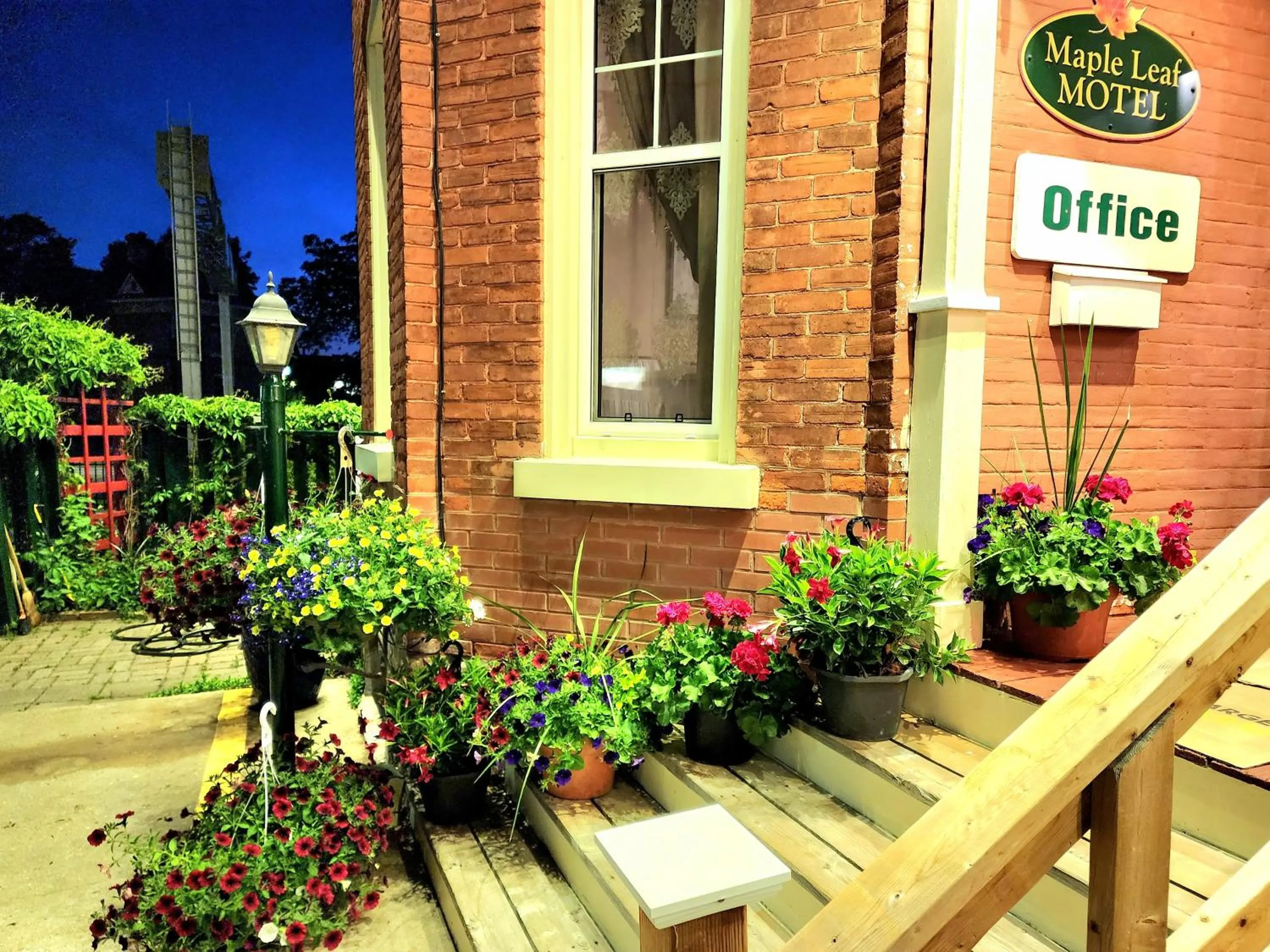 Text overlay in Maple Leaf Motel