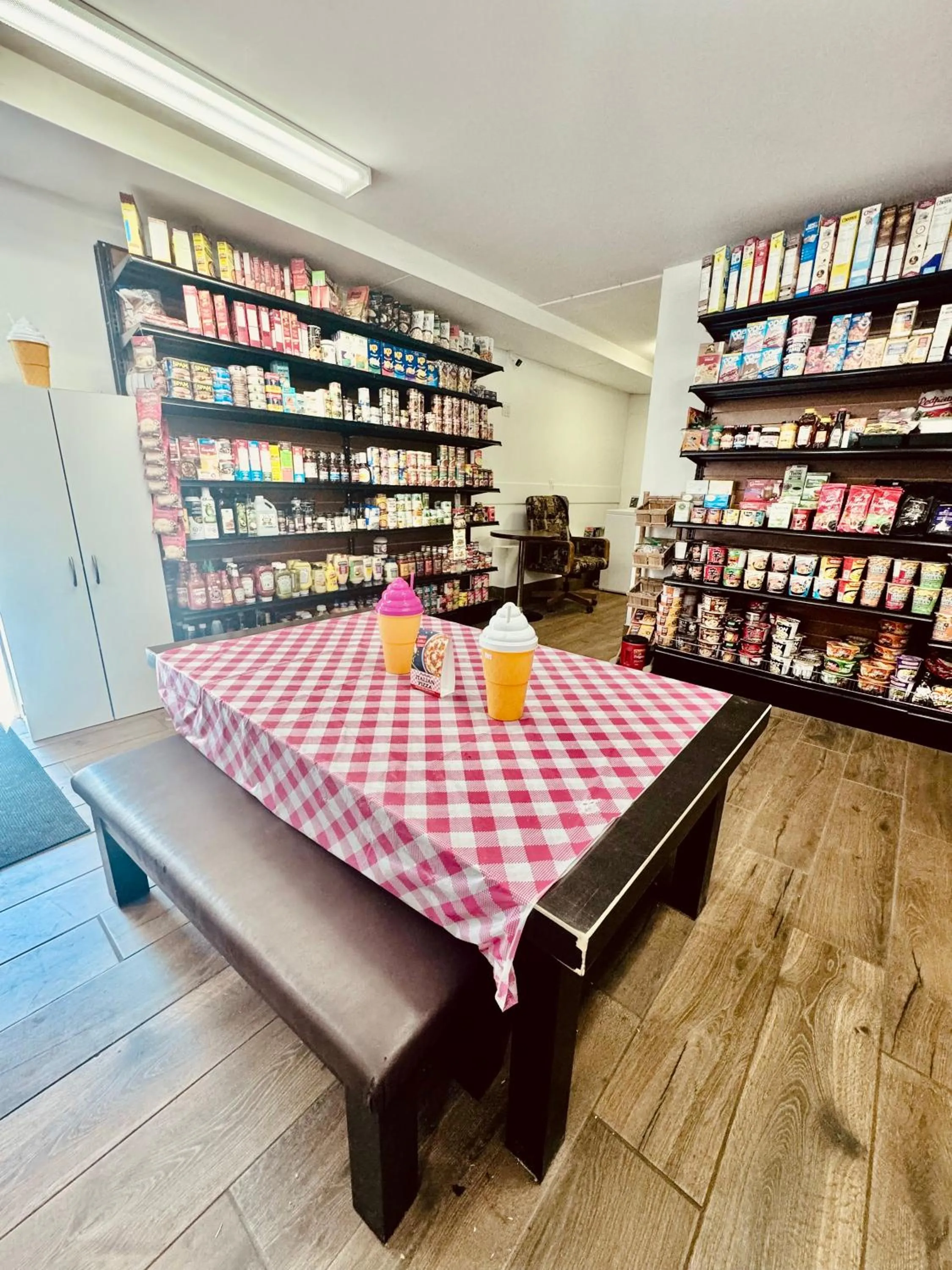 Food and drinks in Riverside Resort & RV Park