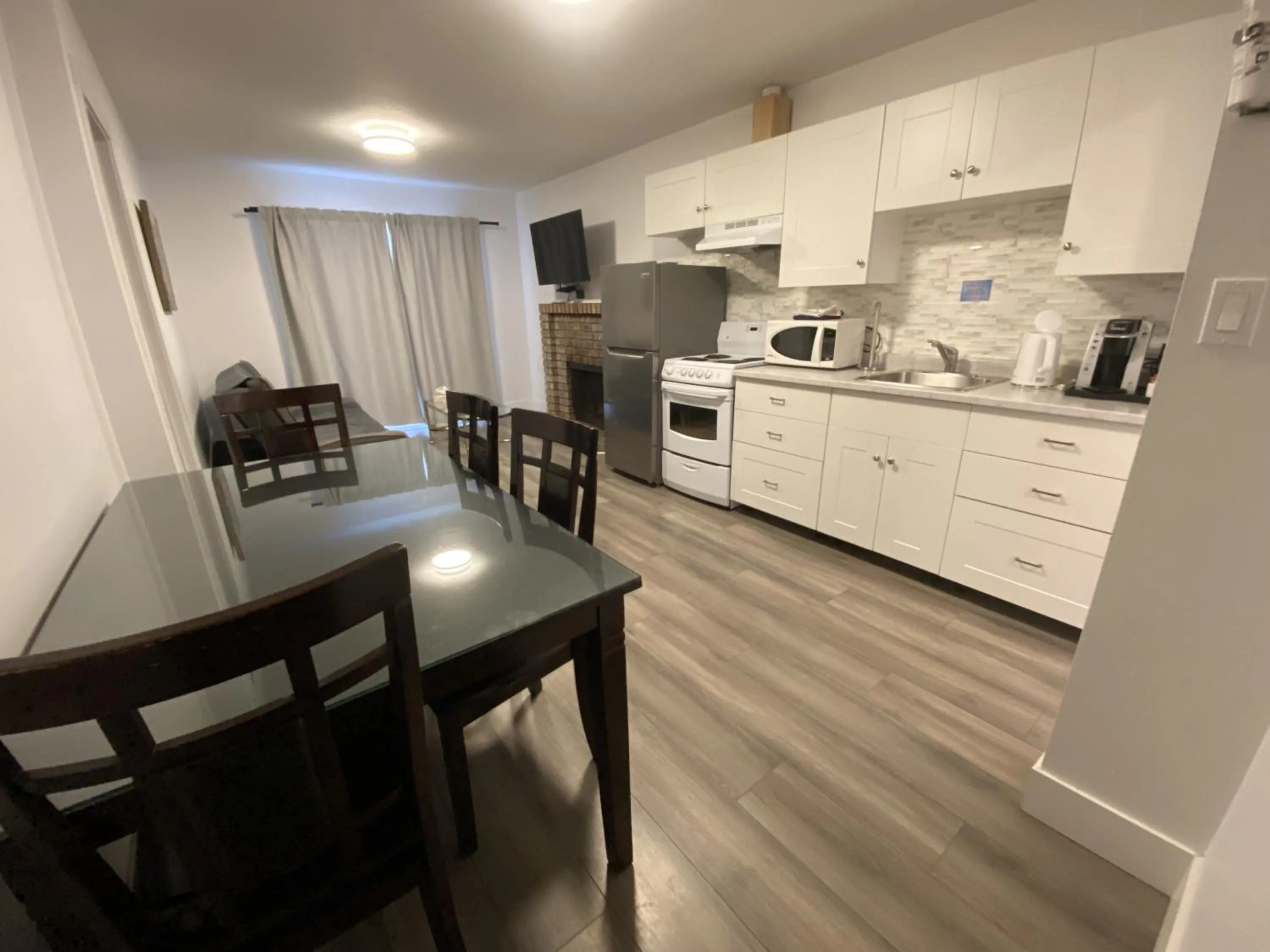 Kitchen or kitchenette in Riverside Resort & RV Park