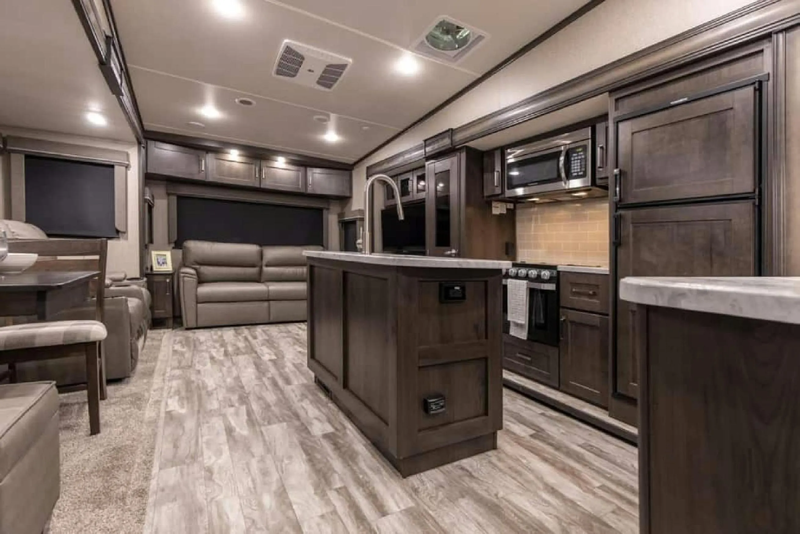 Kitchen or kitchenette in Riverside Resort & RV Park