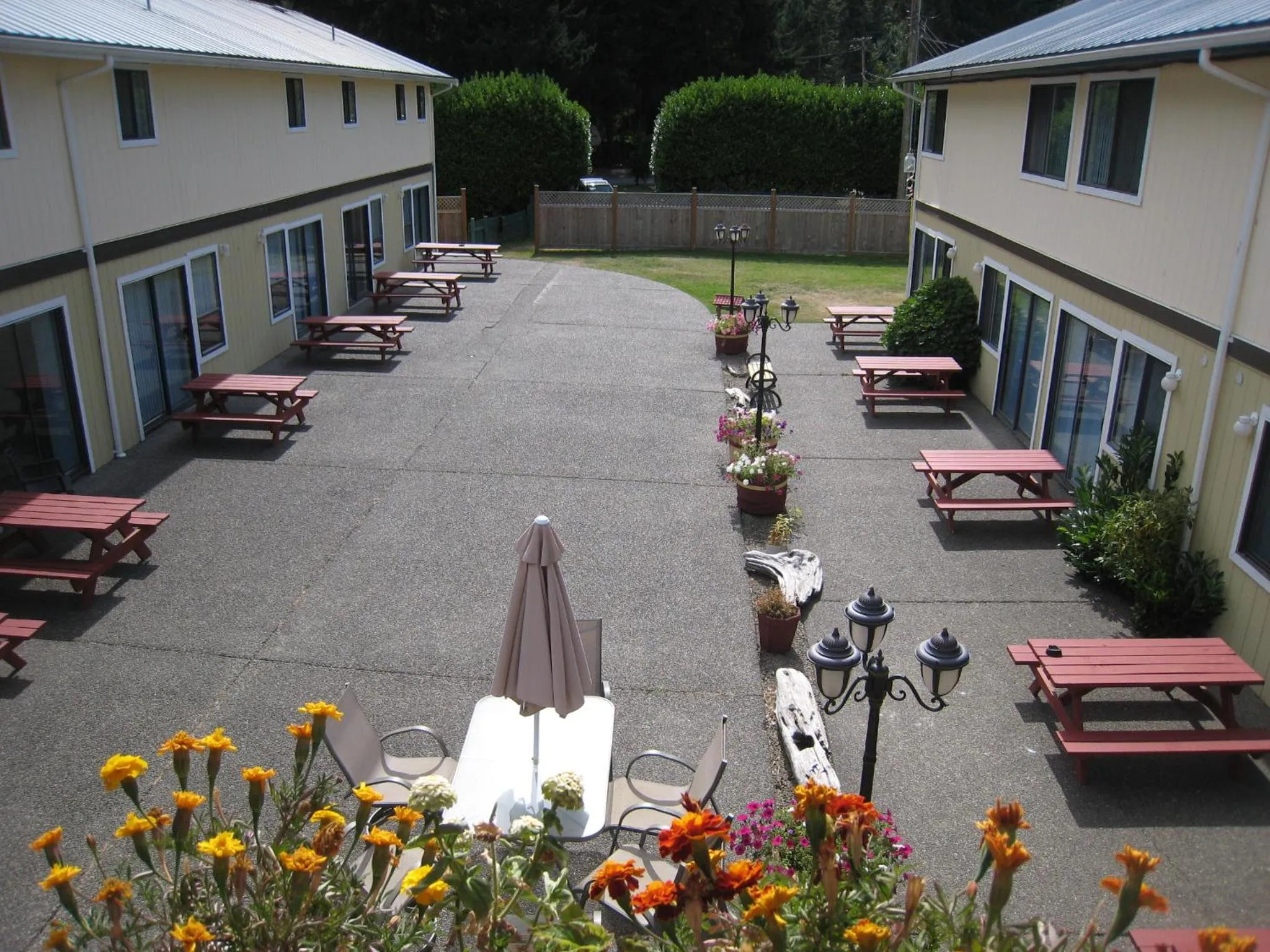 Property building in Riverside Resort & RV Park