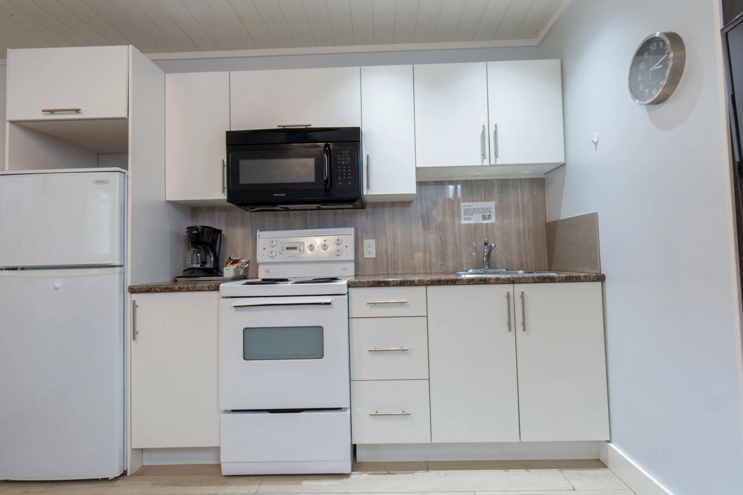 Kitchen or kitchenette in Riverside Resort & RV Park