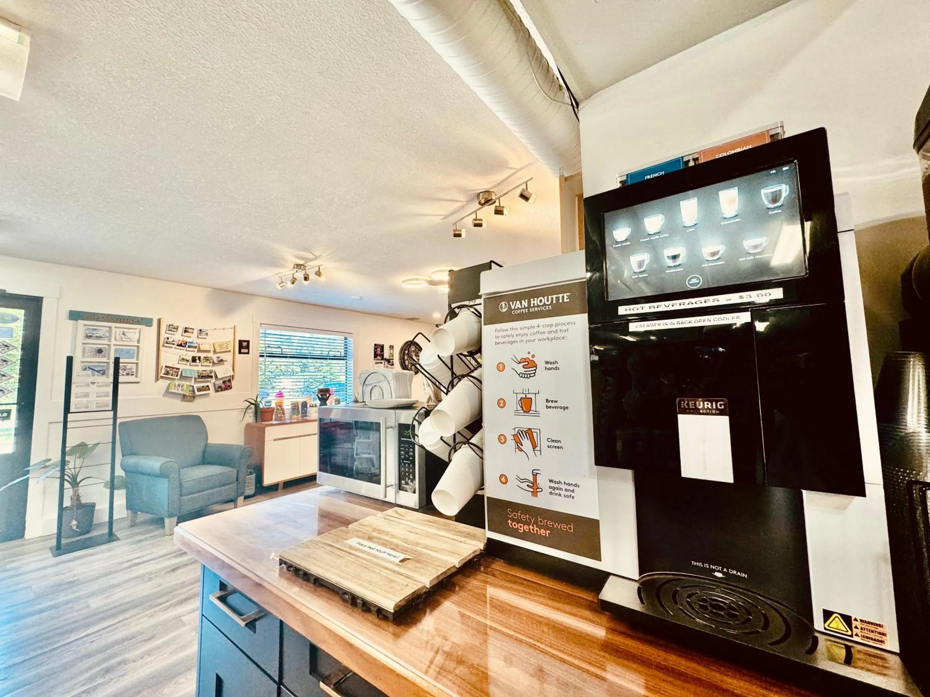 Coffee/tea facilities in Riverside Resort & RV Park