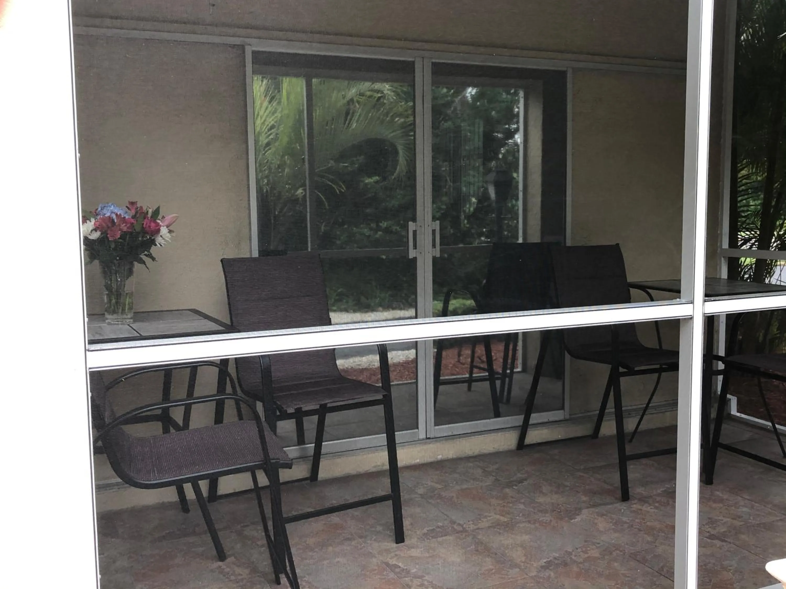 Patio in Turtle Crawl Inn - Longboat Key