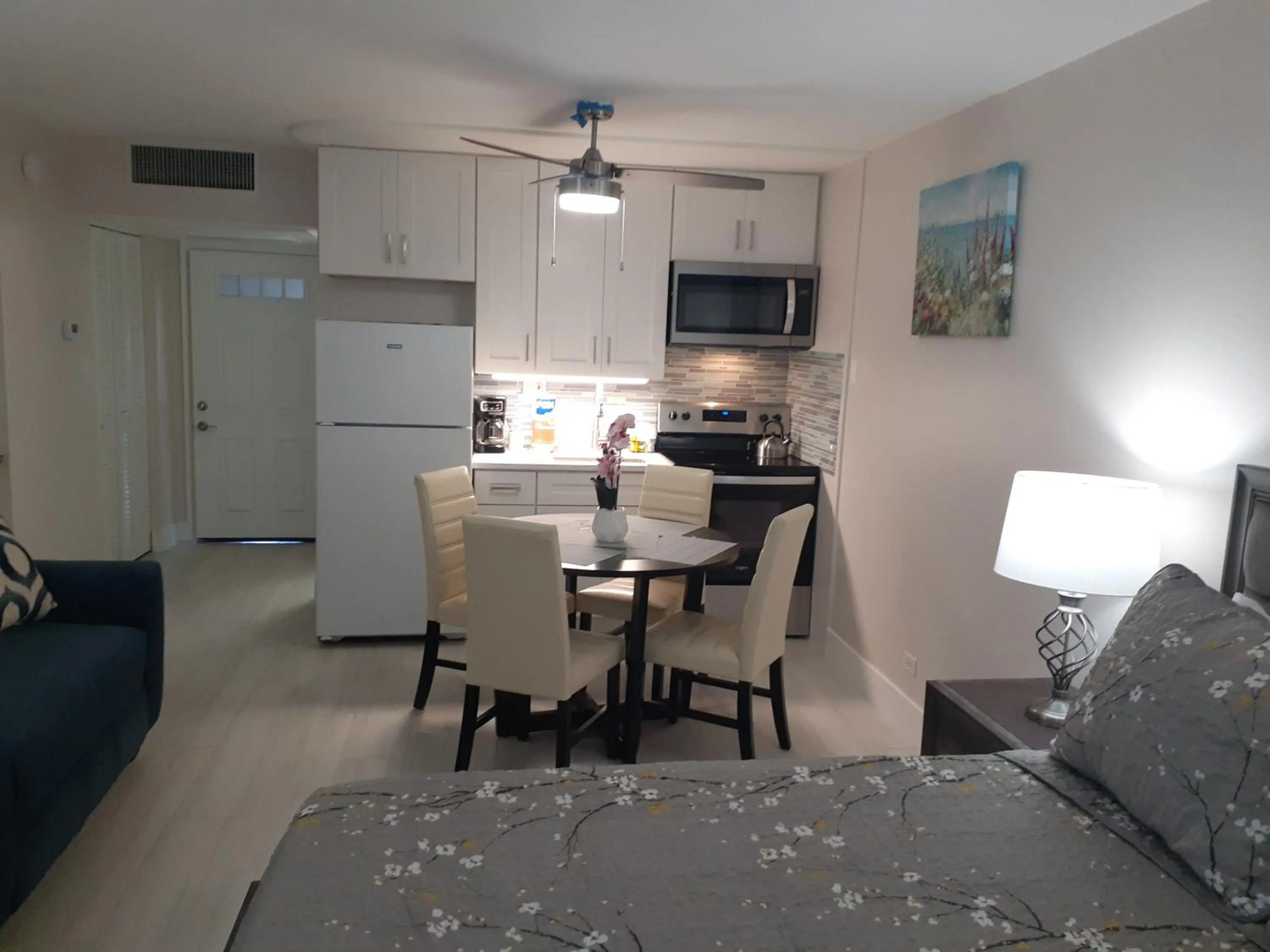 Garden in Turtle Crawl Inn - Longboat Key