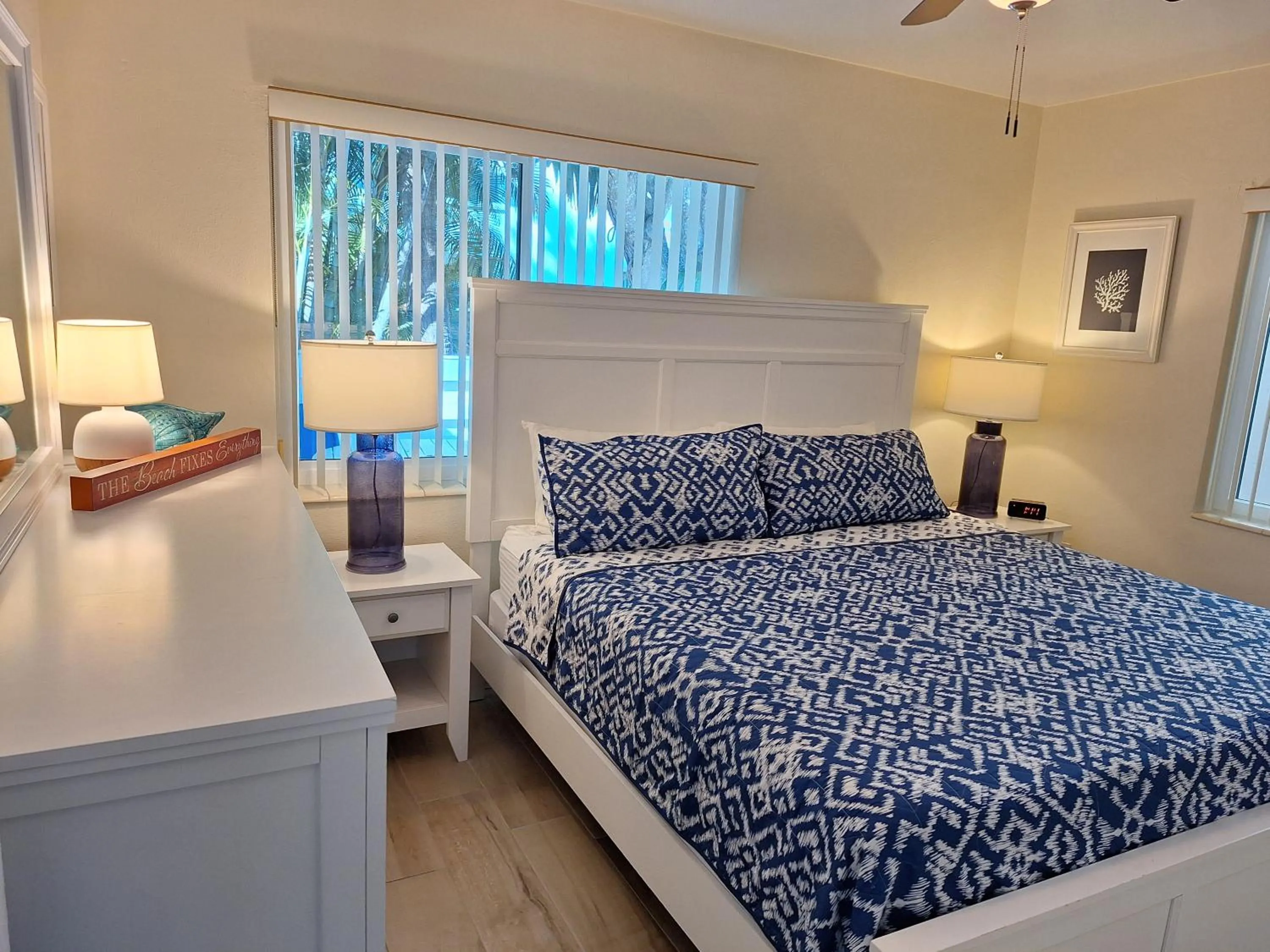 Bedroom in Turtle Crawl Inn - Longboat Key