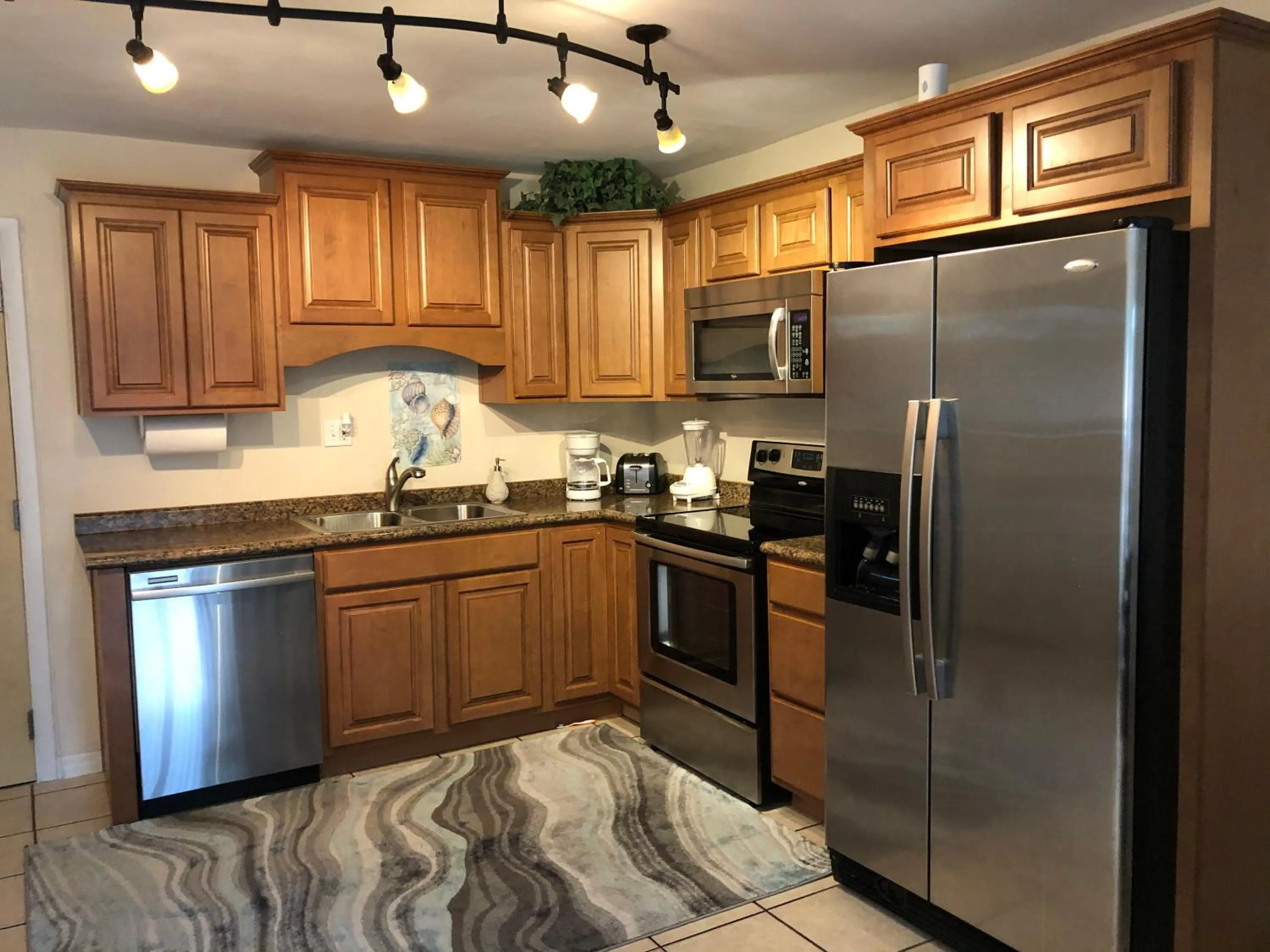 Kitchen or kitchenette in Turtle Crawl Inn - Longboat Key