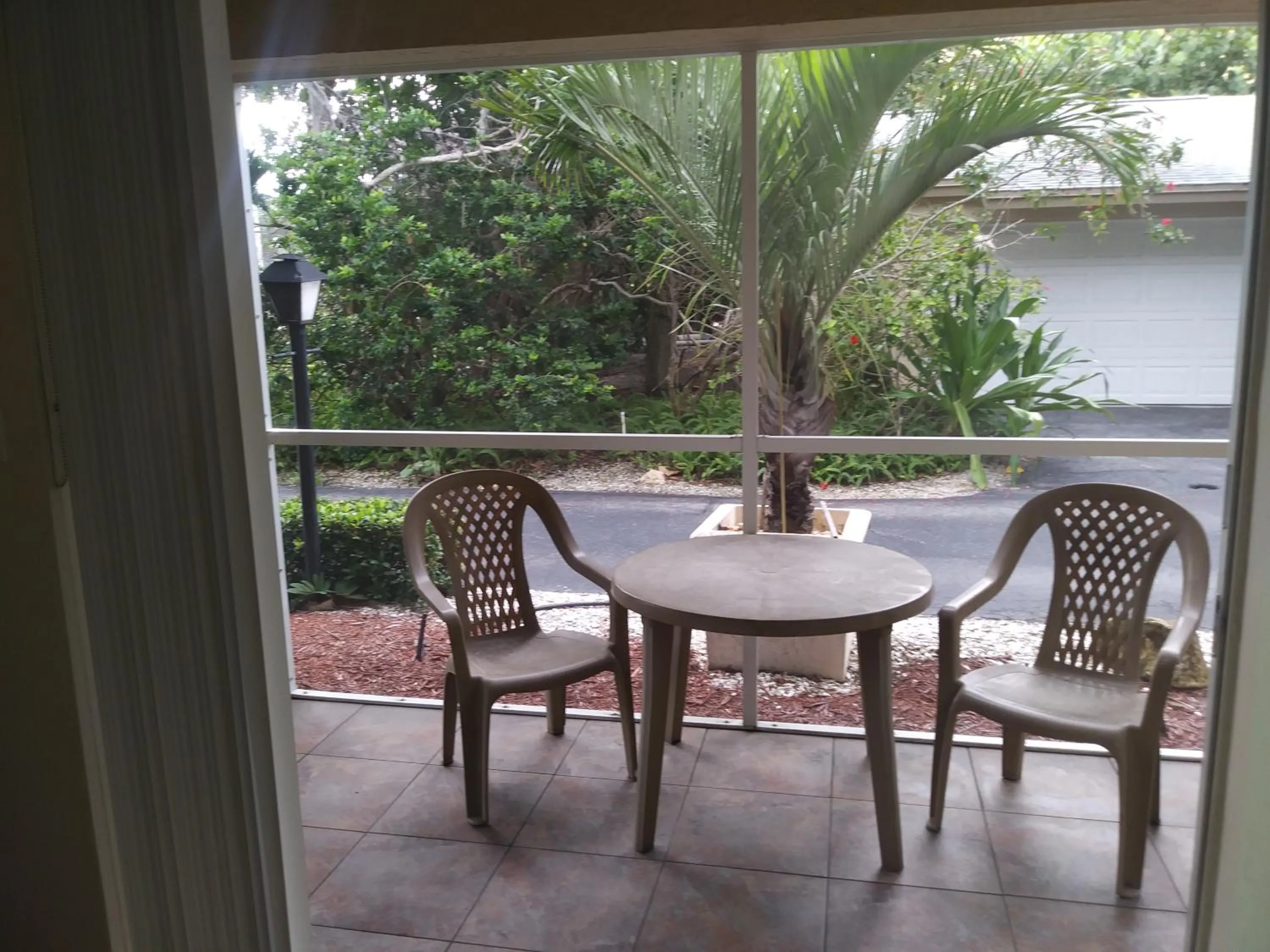 Patio in Turtle Crawl Inn - Longboat Key