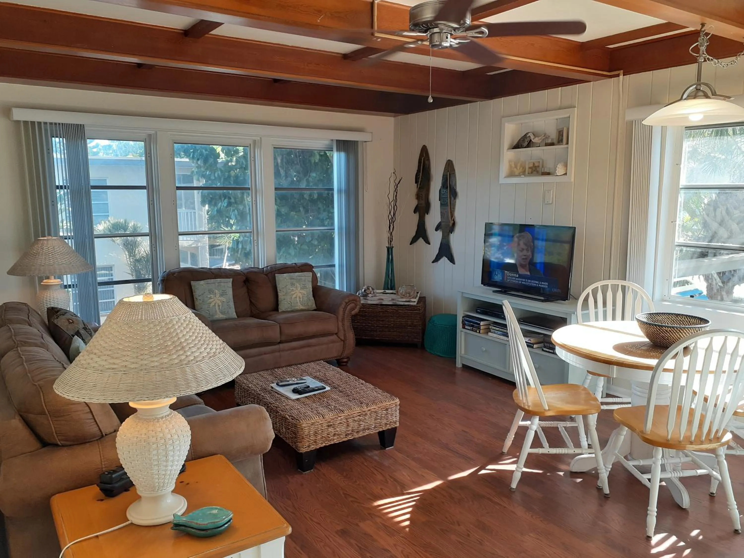 Living room in Turtle Crawl Inn - Longboat Key
