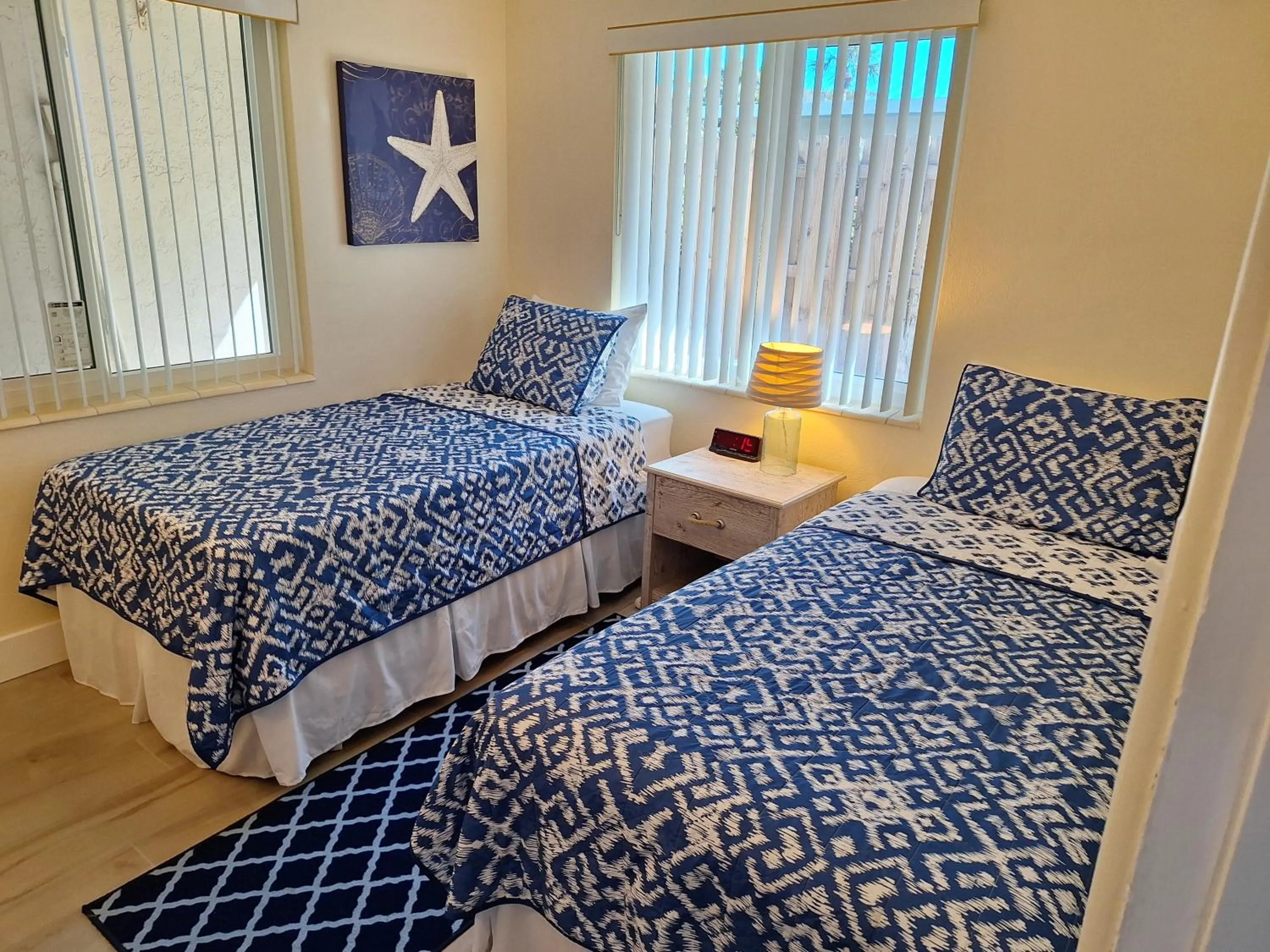 Bedroom in Turtle Crawl Inn - Longboat Key