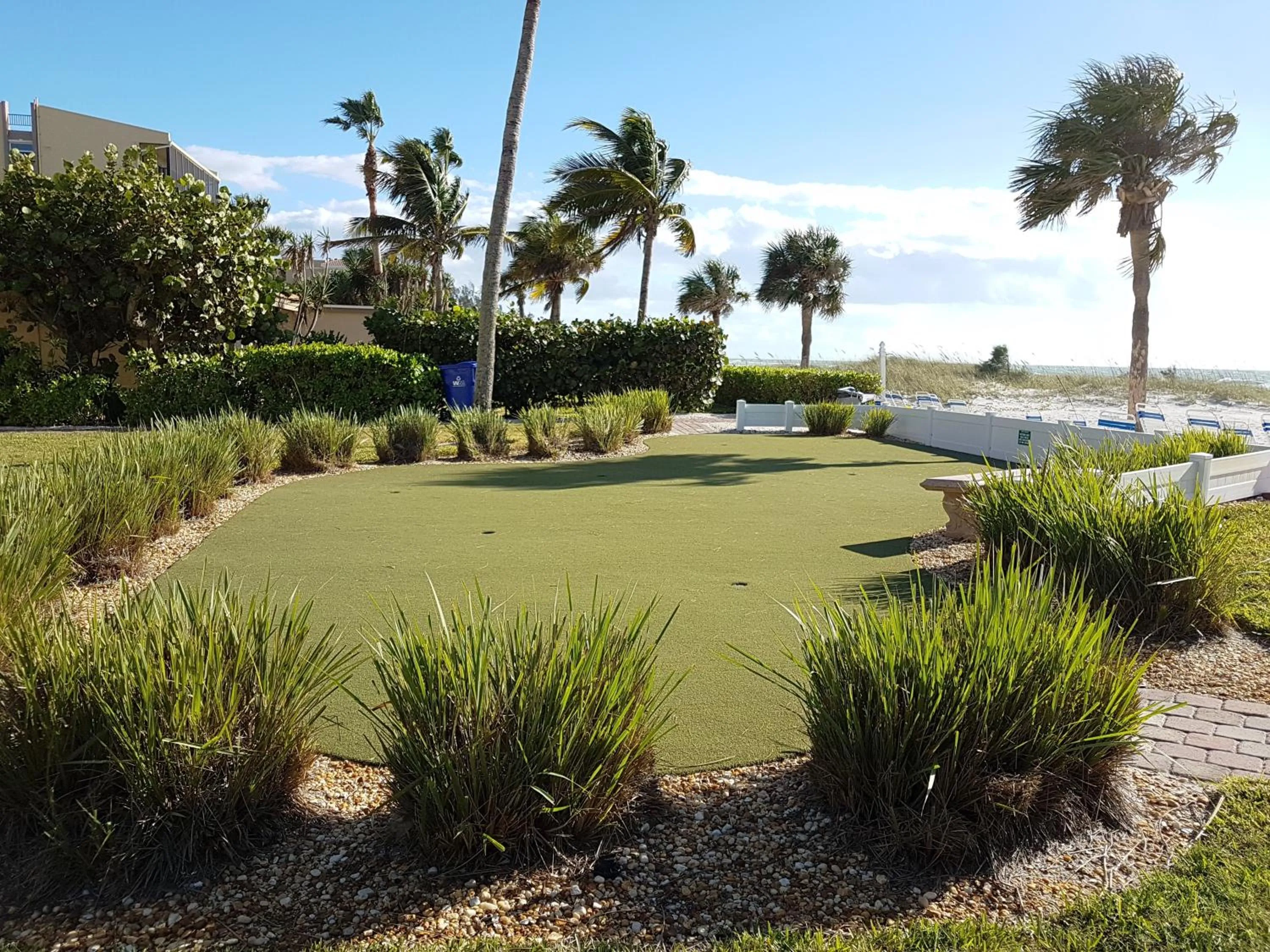 Minigolf in Turtle Crawl Inn - Longboat Key