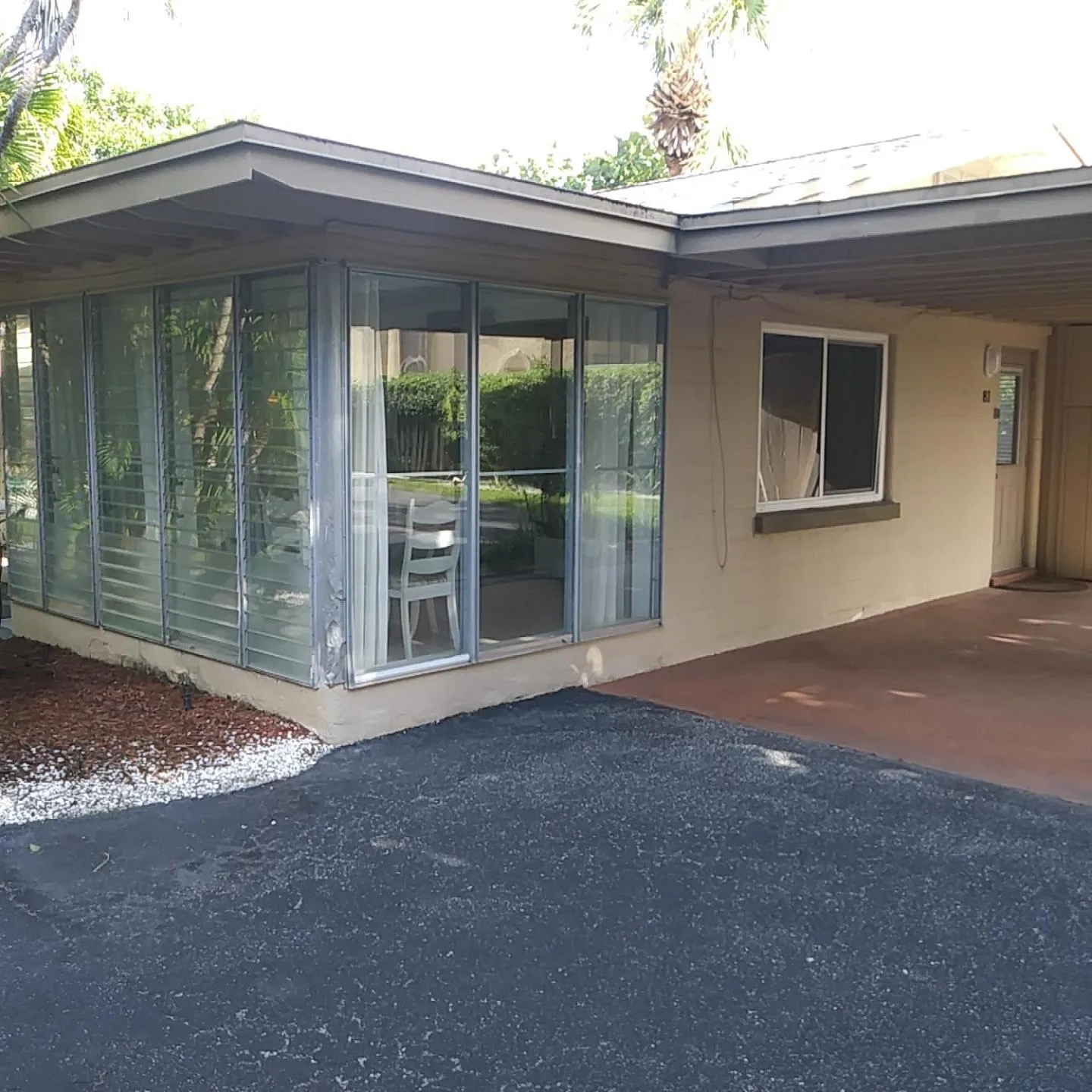 Property building in Turtle Crawl Inn - Longboat Key