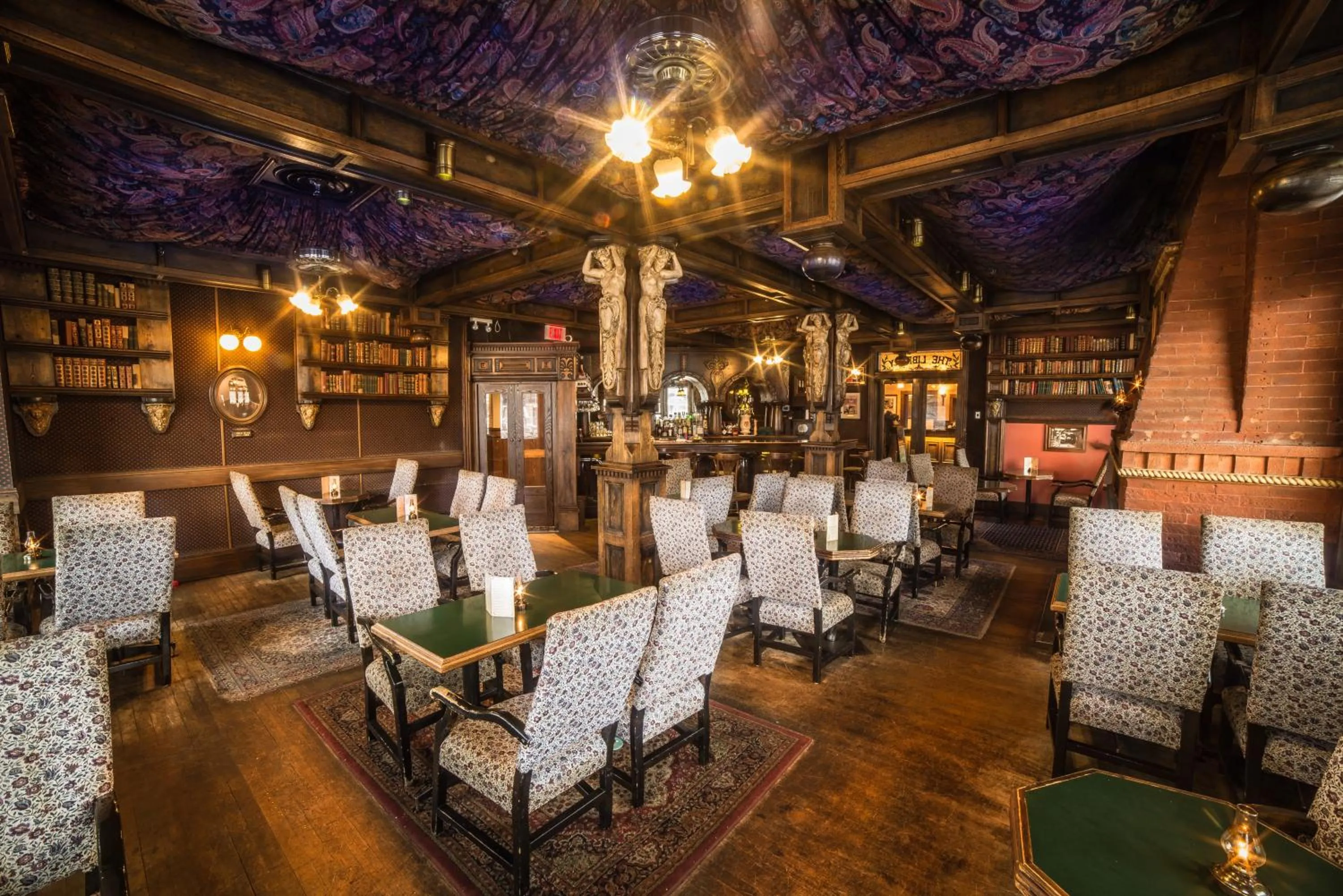 Food and drinks in Hume Hotel & Spa