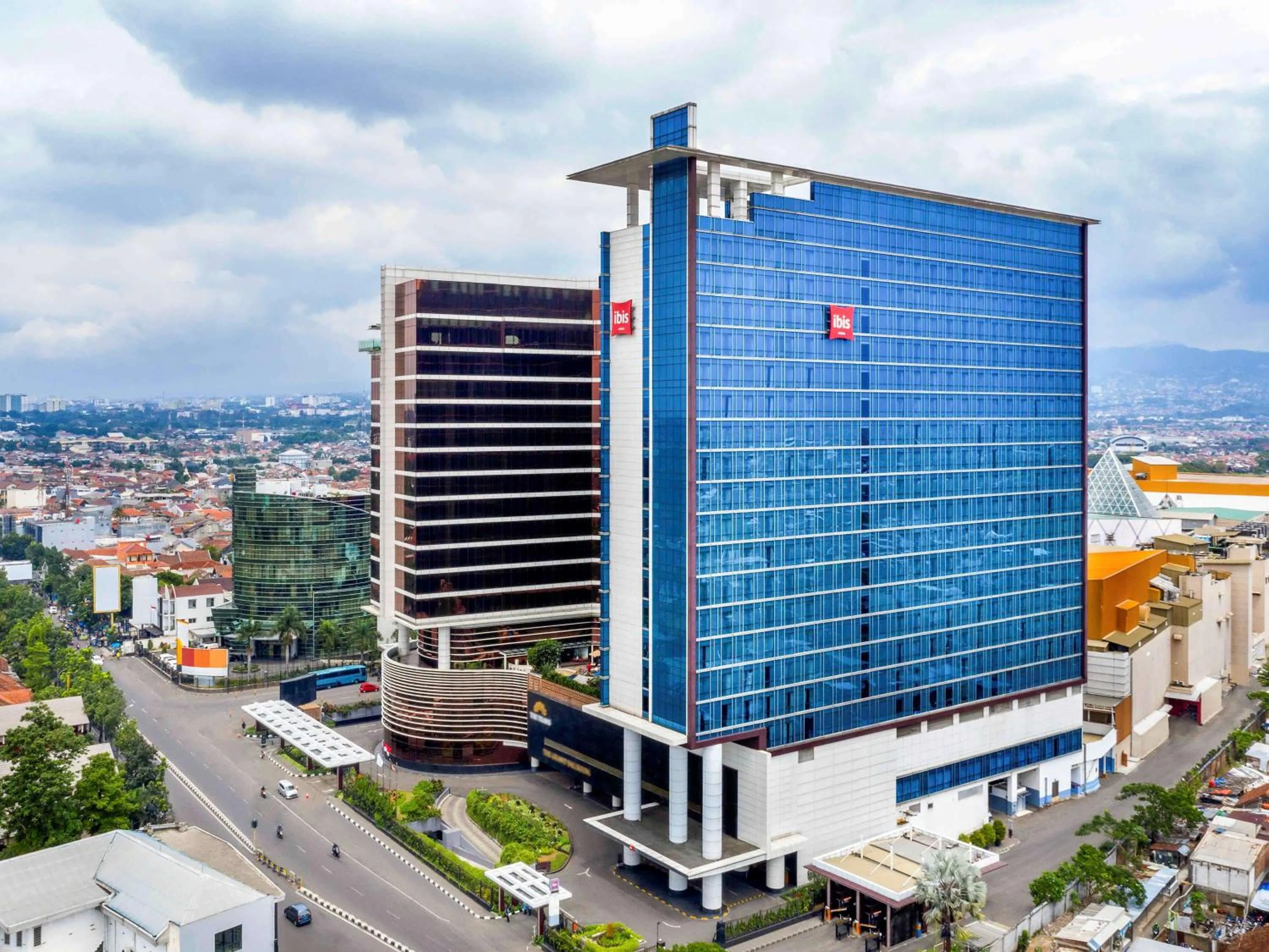 Property building in Ibis Bandung Trans Studio