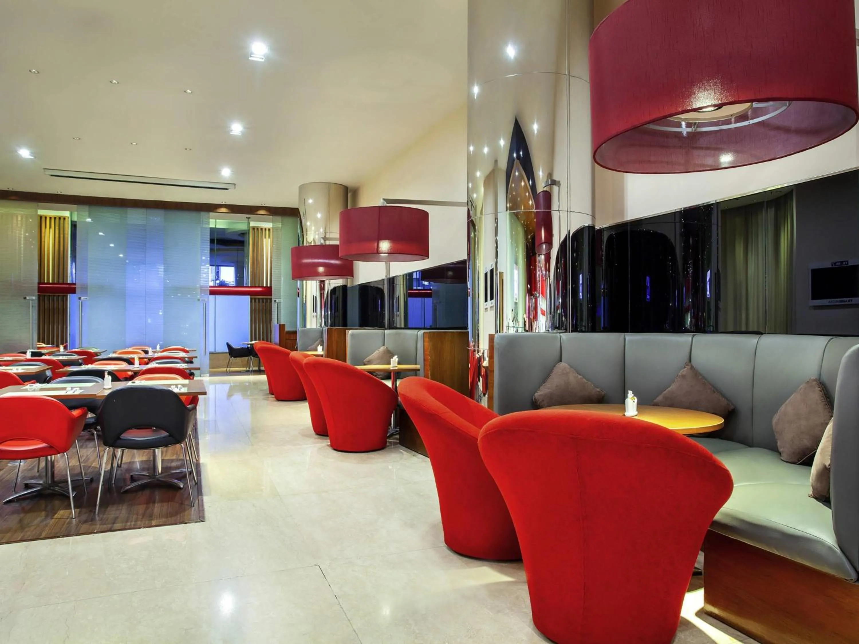 Restaurant/places to eat in Ibis Bandung Trans Studio
