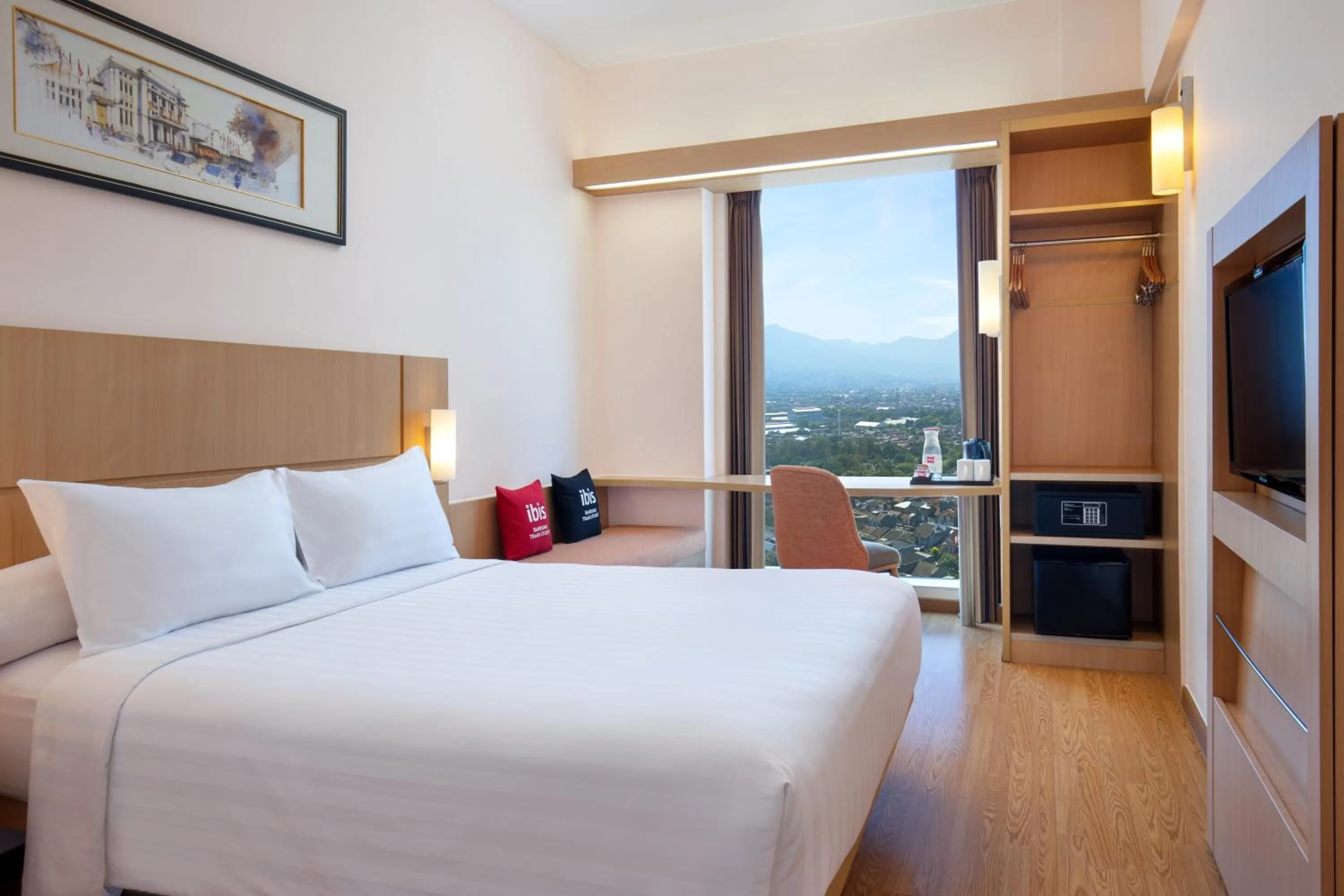 Bed in Ibis Bandung Trans Studio