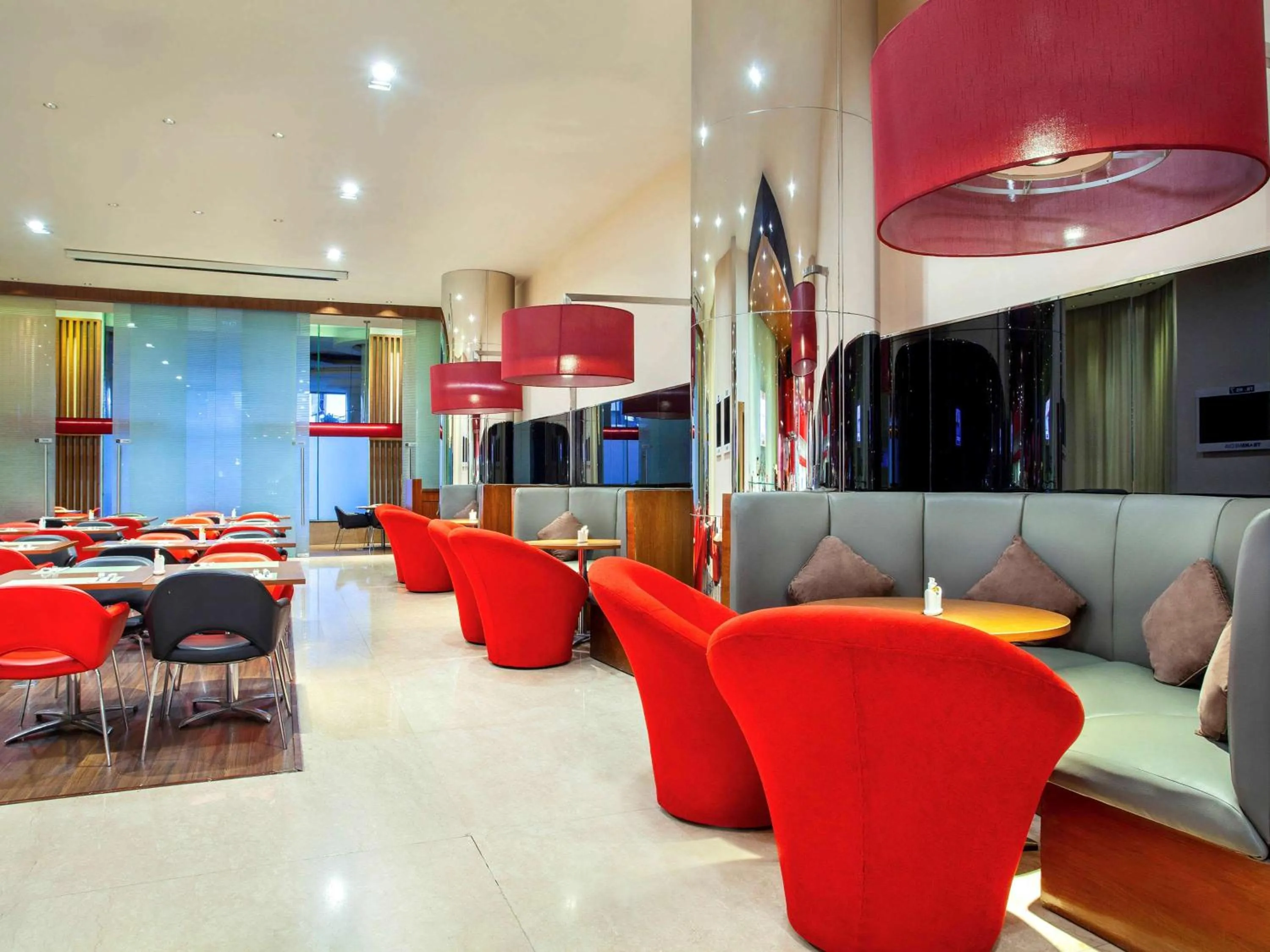 Restaurant/places to eat in Ibis Bandung Trans Studio
