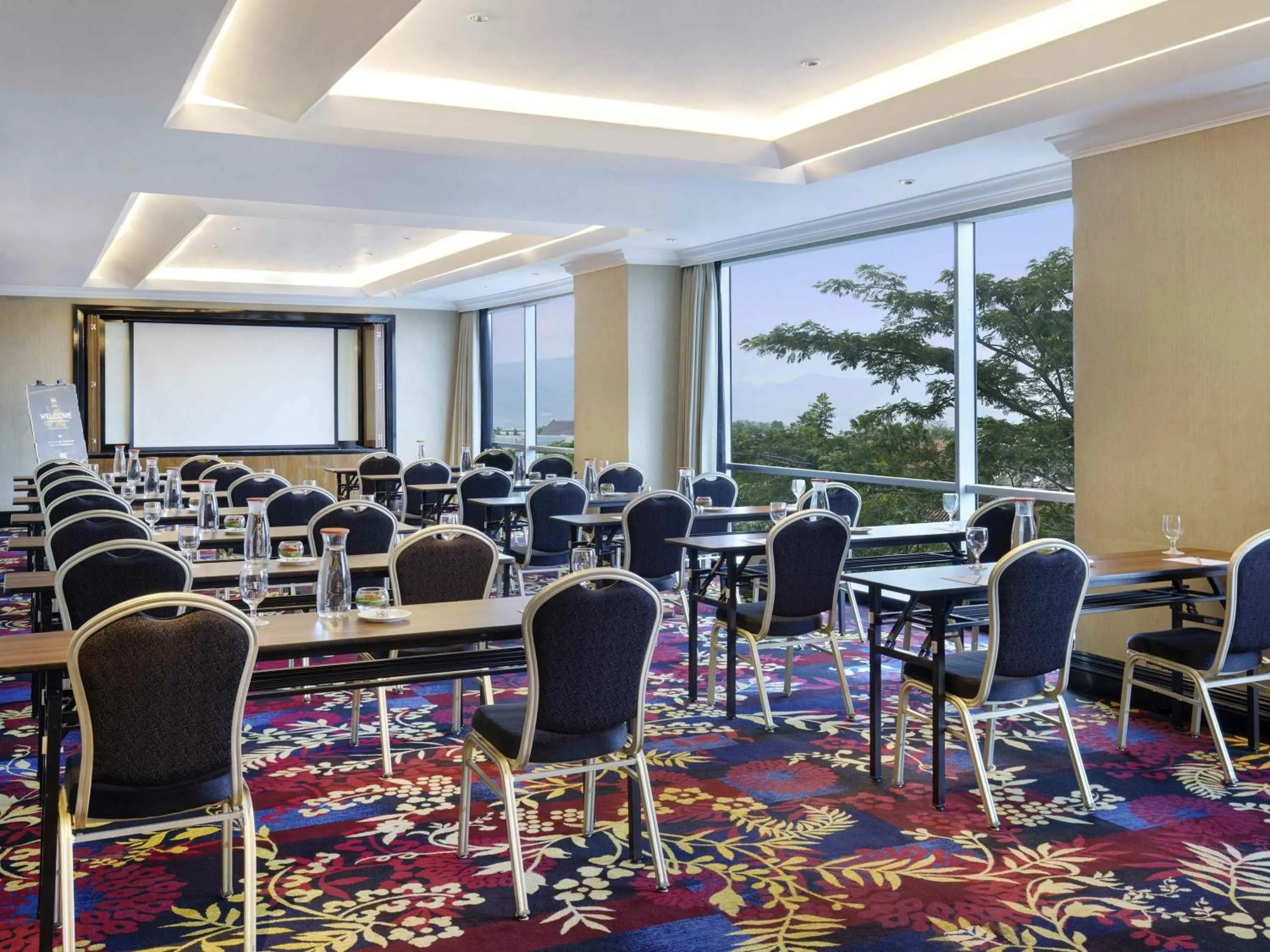 Meeting/conference room in Ibis Bandung Trans Studio