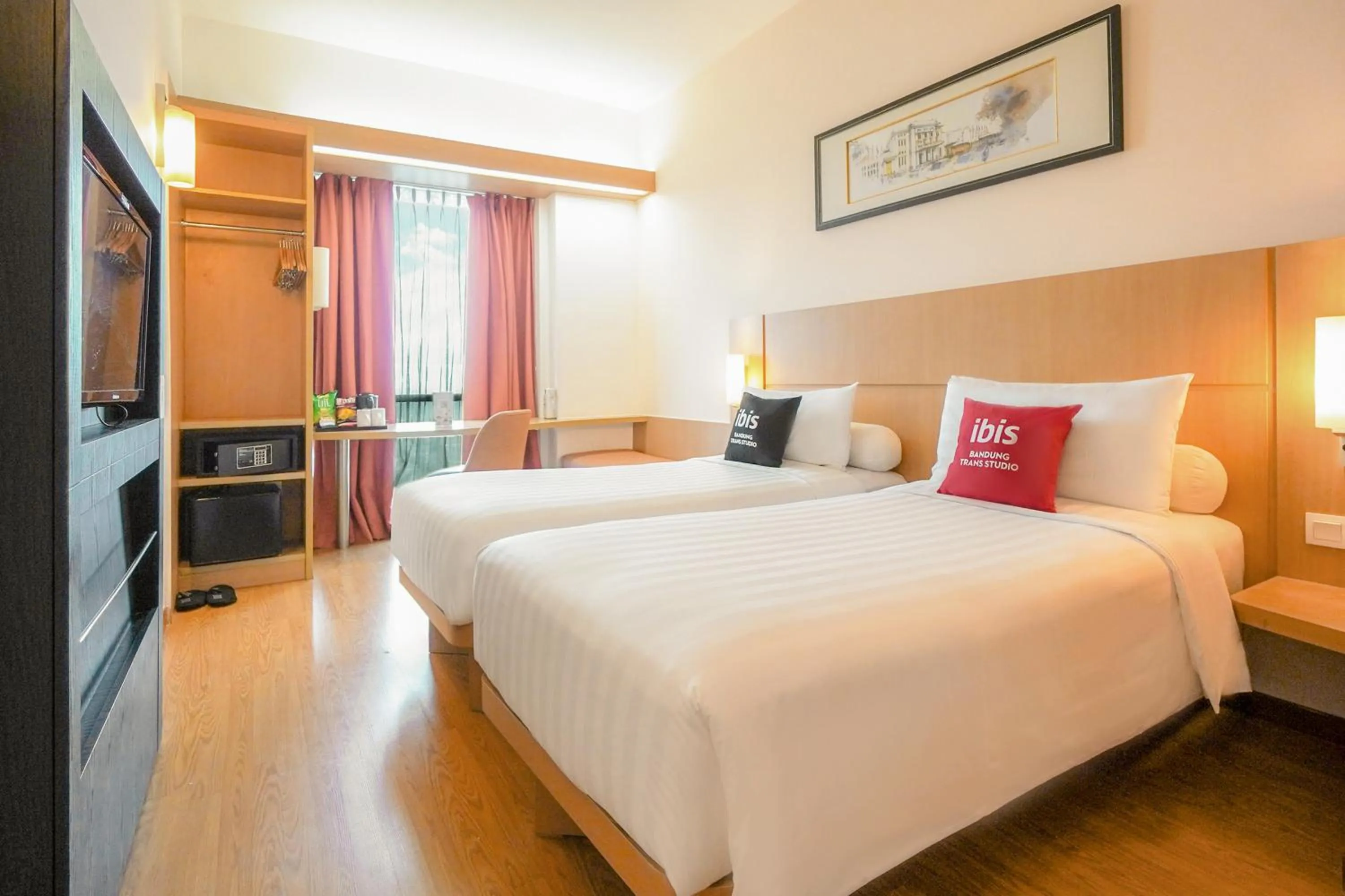 Bed in Ibis Bandung Trans Studio