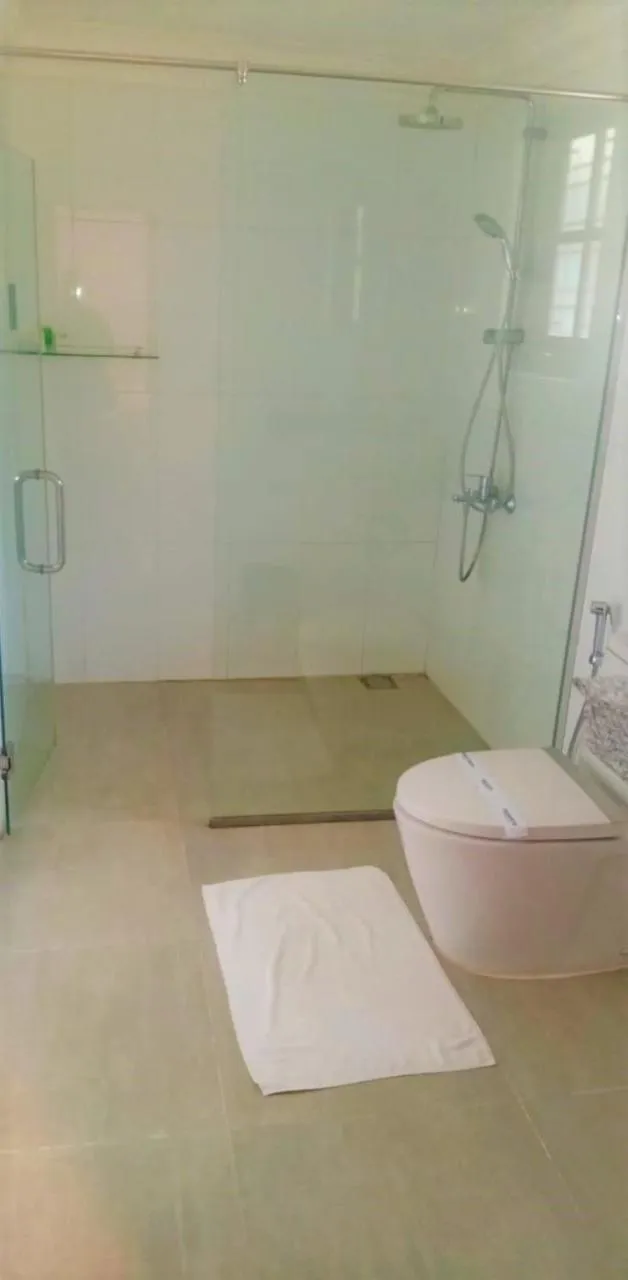 Bathroom in Tea Bush Hotel