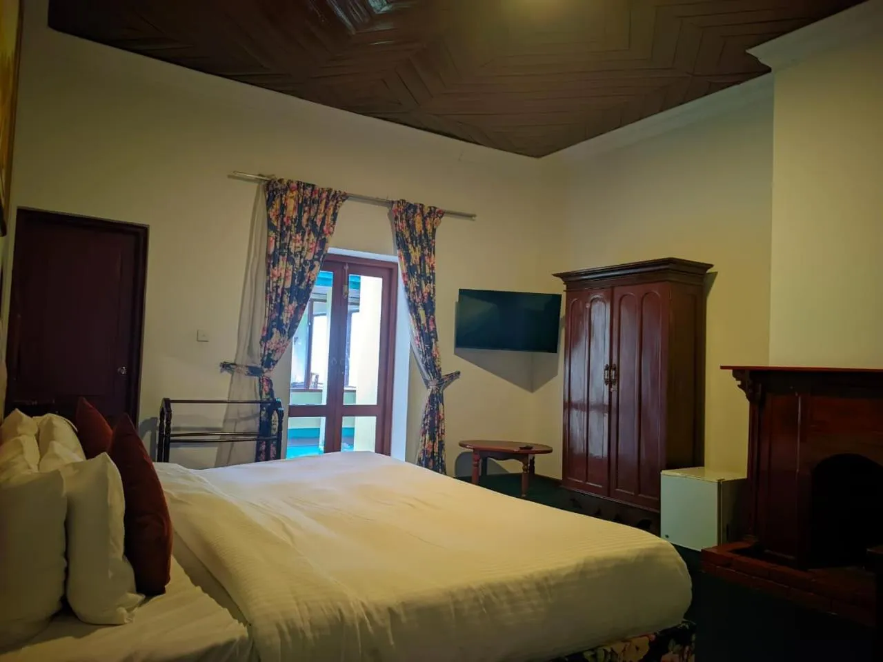 Bed in Tea Bush Hotel