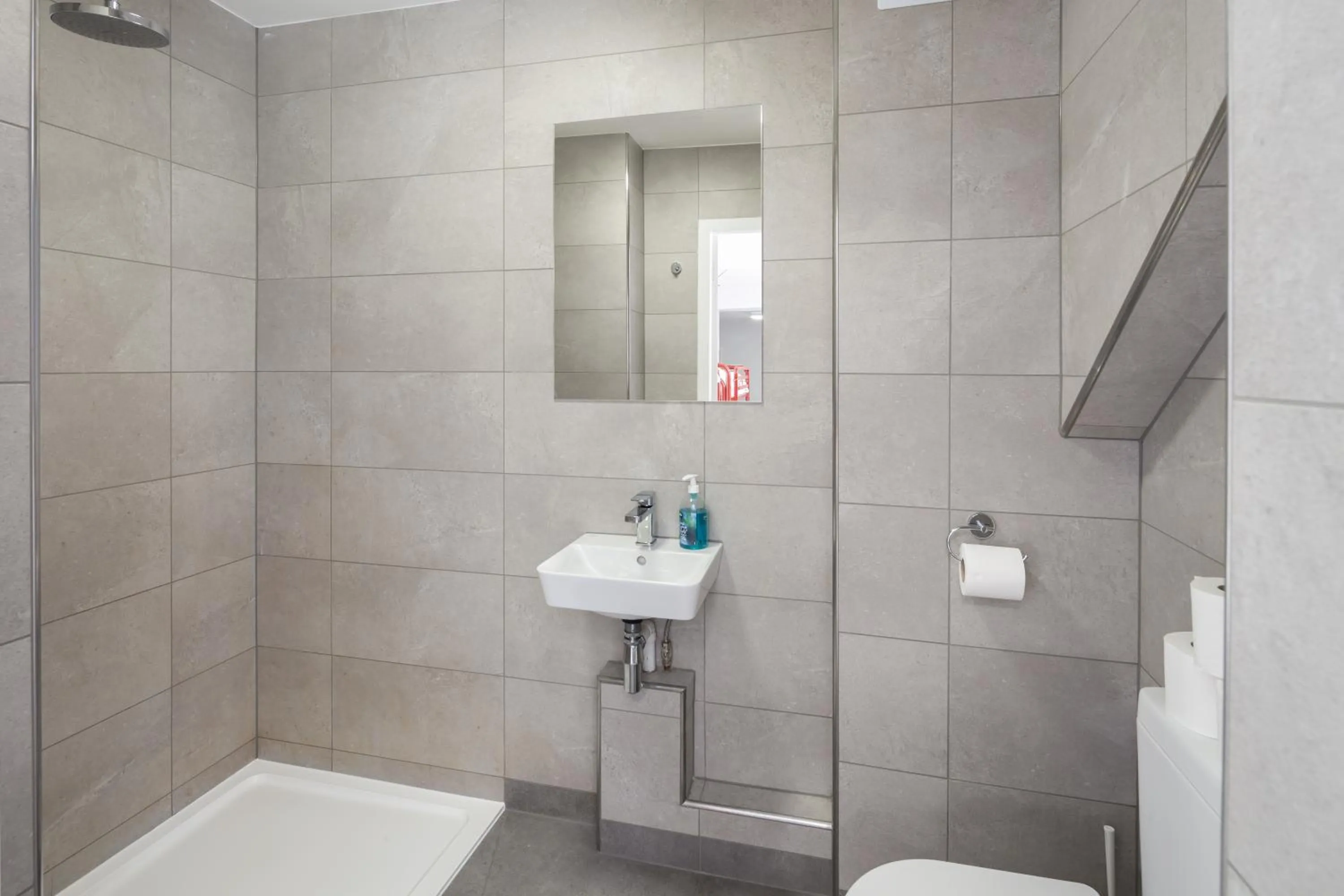 Bathroom in Astor York Hostel