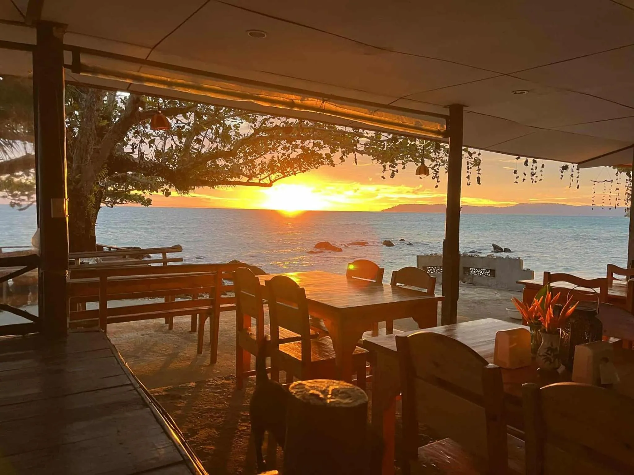 Restaurant/places to eat in AoPong Resort