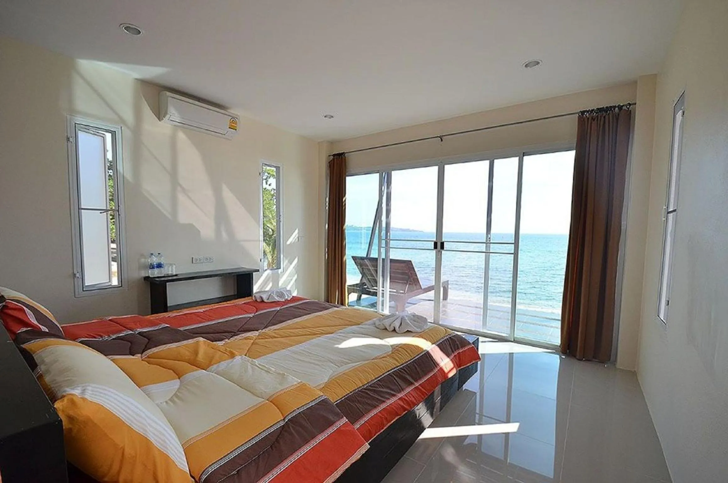 Day, Bed in AoPong Resort
