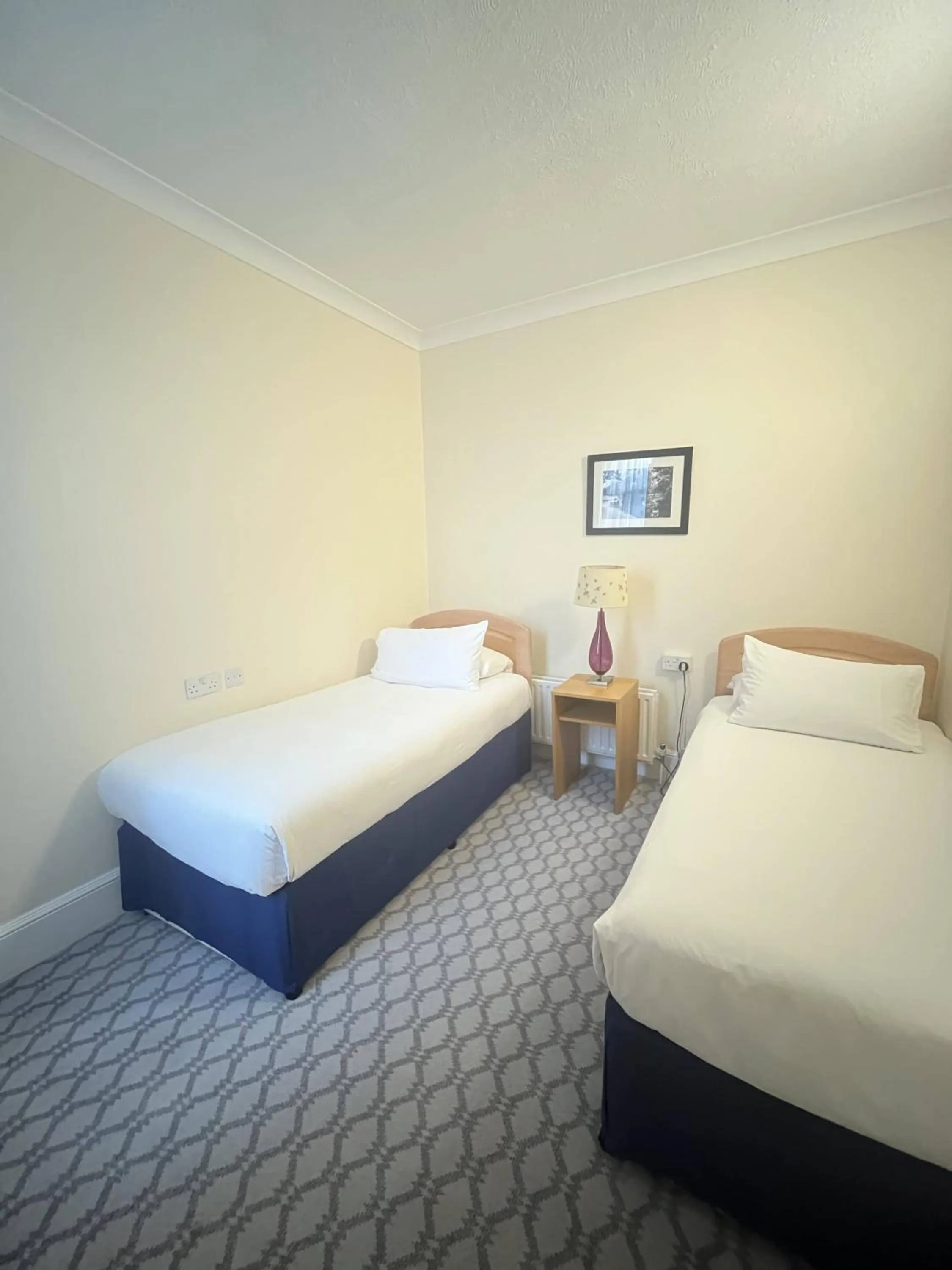 Bed in Avisford Park Hotel