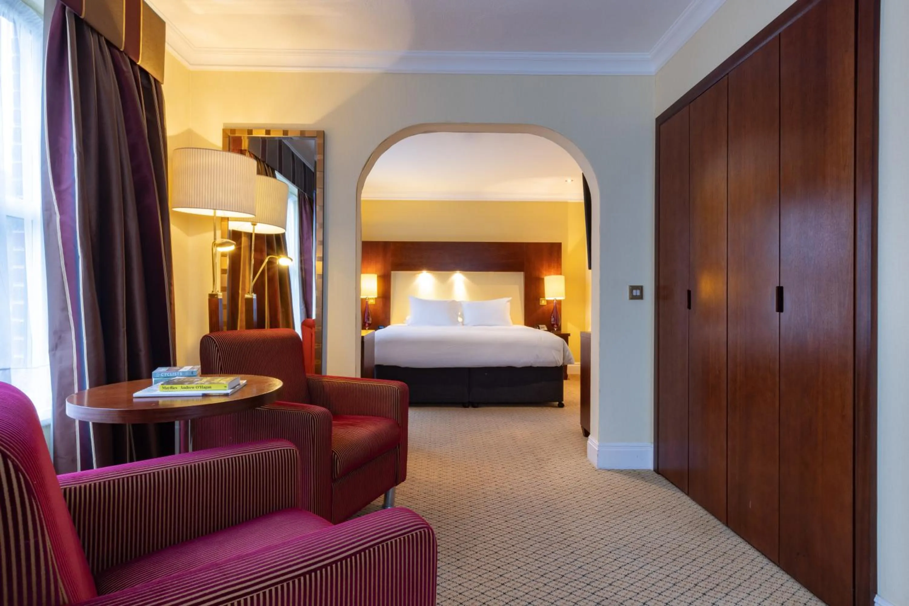 Seating area, Bed in Avisford Park Hotel