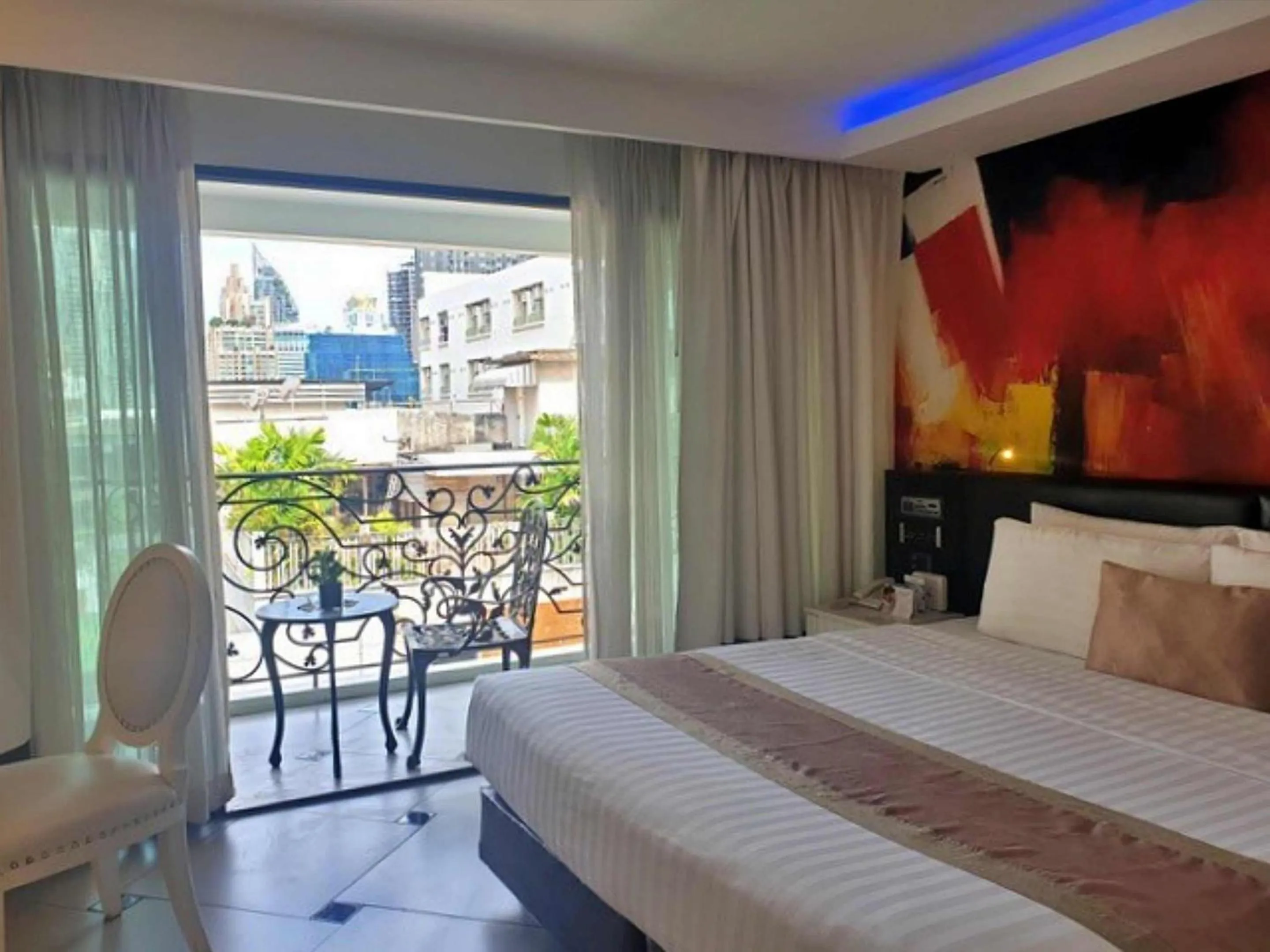 Bedroom, Bed in Aspira Skyy Sukhumvit 1
