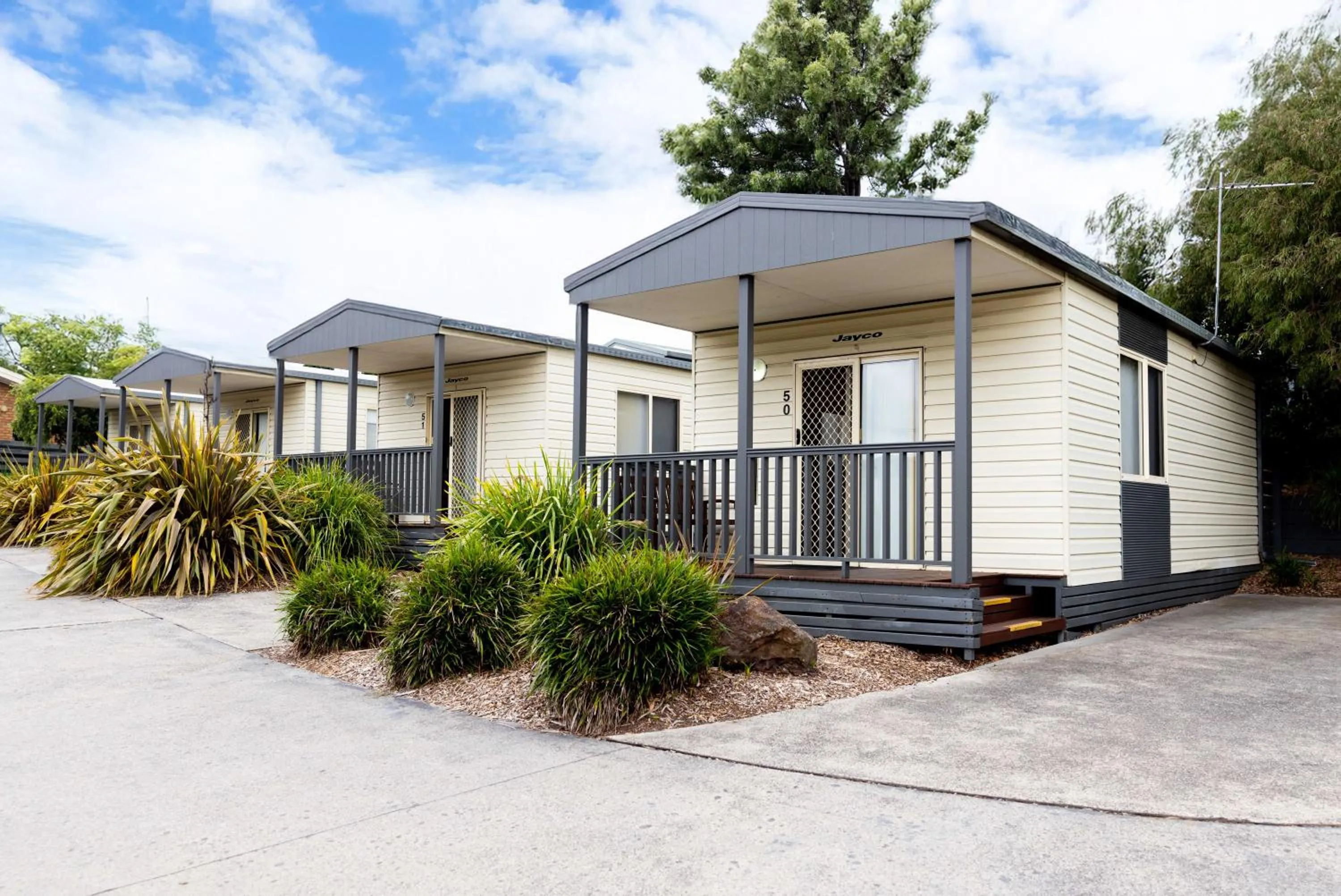 Facade/entrance in Airport Tourist Village Melbourne
