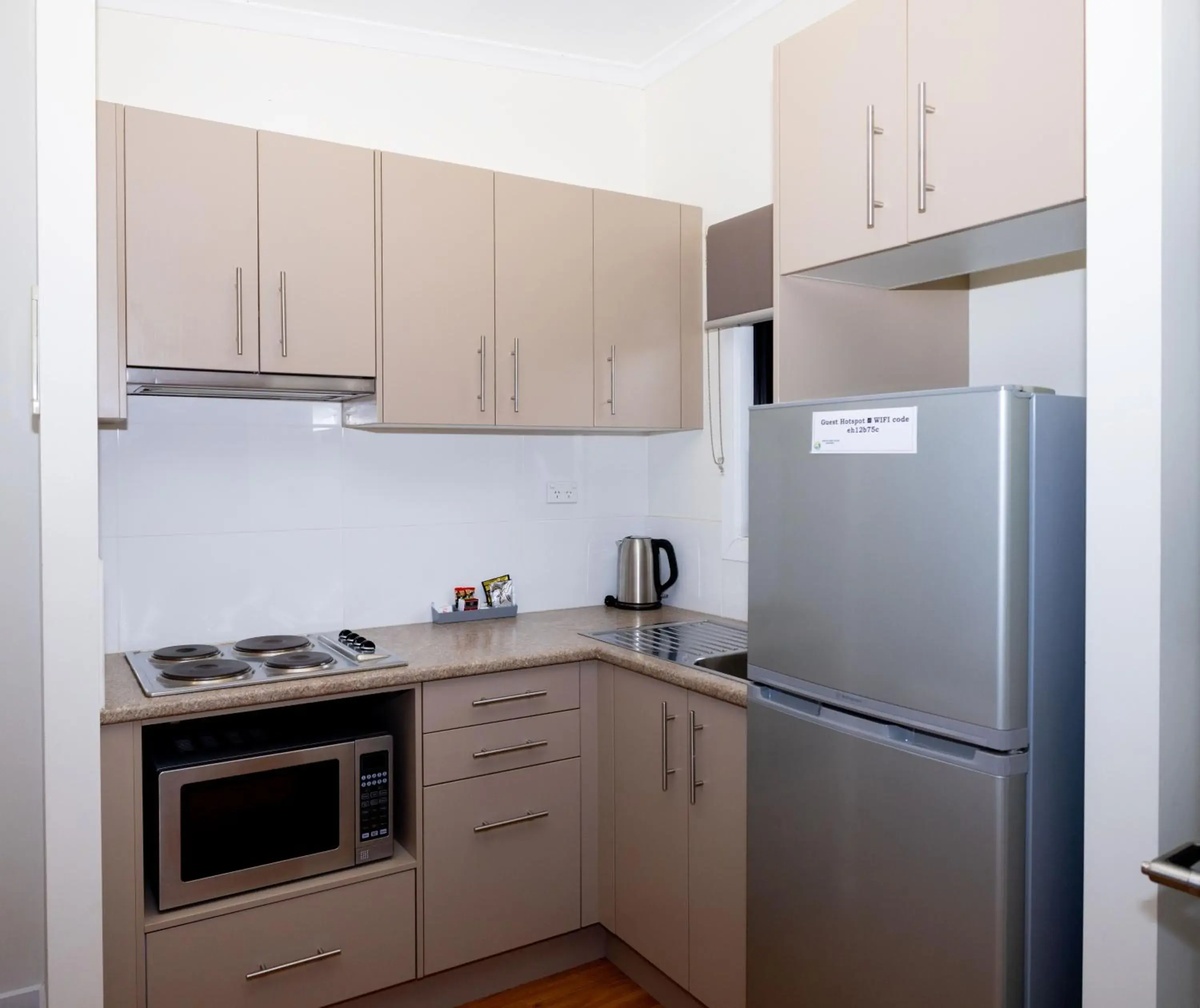 Studio Deluxe Accessibility Cabin in Airport Tourist Village Melbourne Studio Deluxe Accessibility Cabin in Airport Tourist Village Melbourne