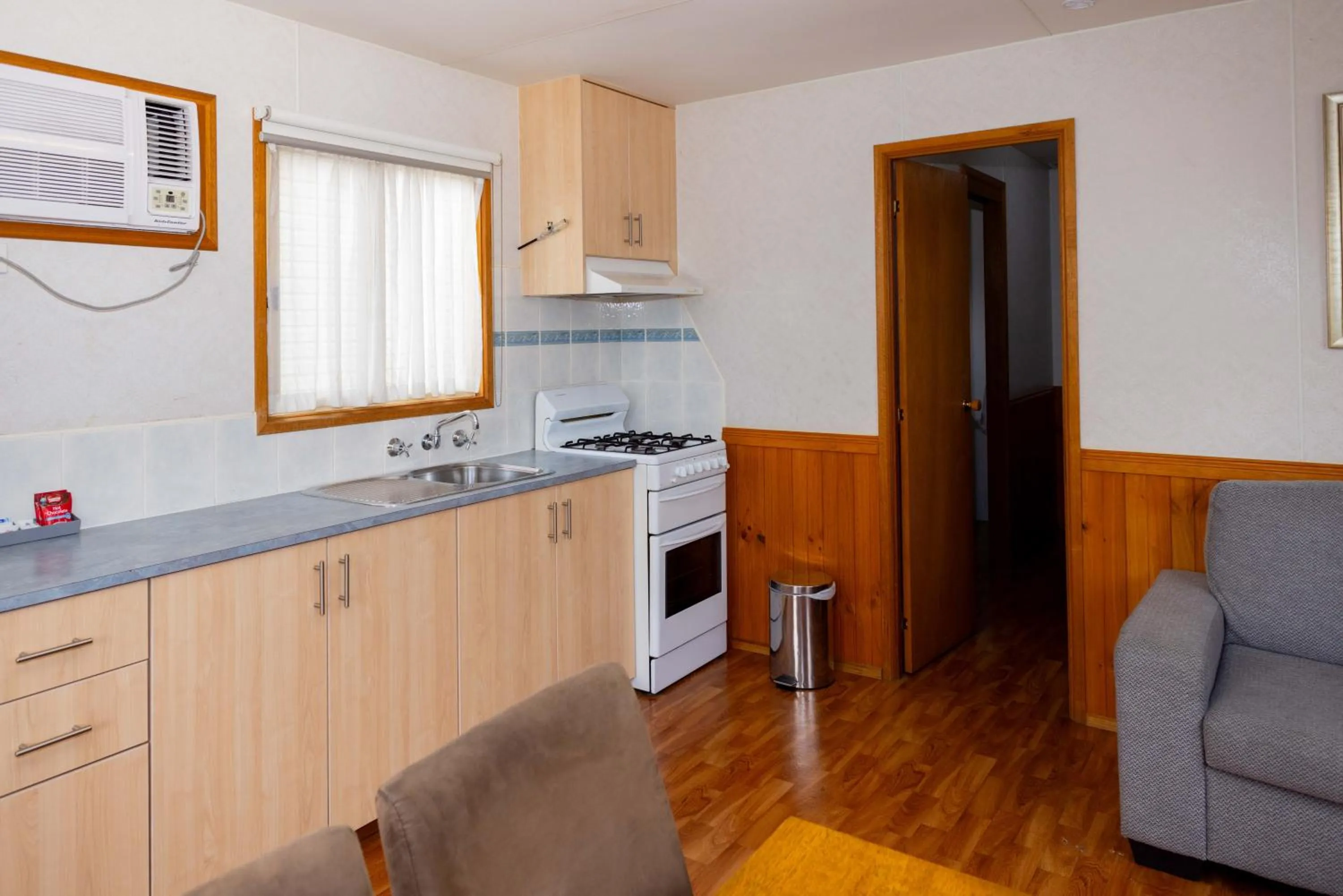 Kitchen or kitchenette in Airport Tourist Village Melbourne