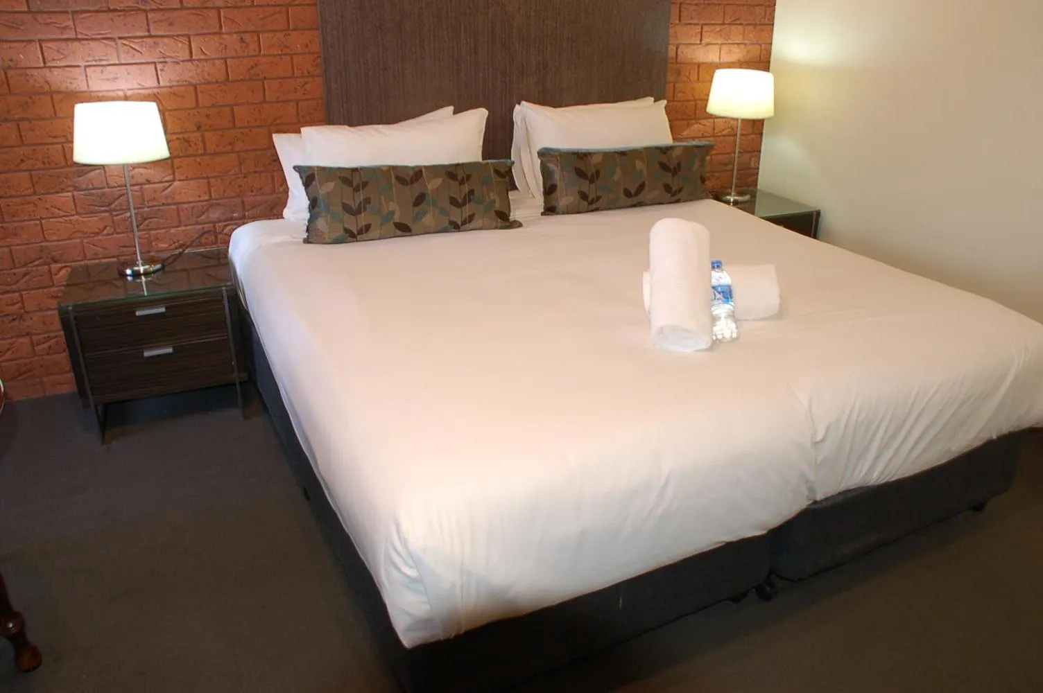 Bed in Meramie Motor Inn